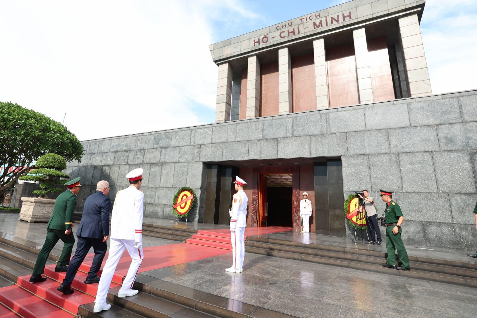 Yaşar Güler Vietnam askeri töreni