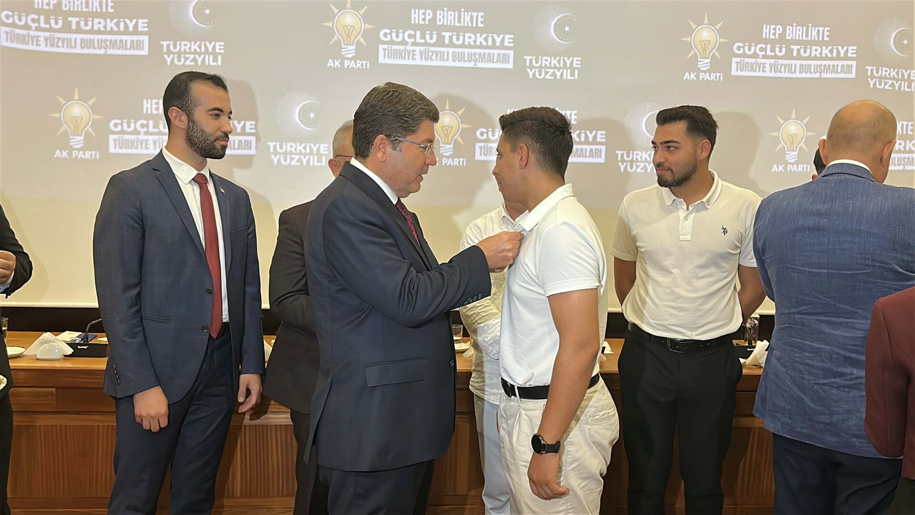 Bakan Tunç Dernek Ziyareti