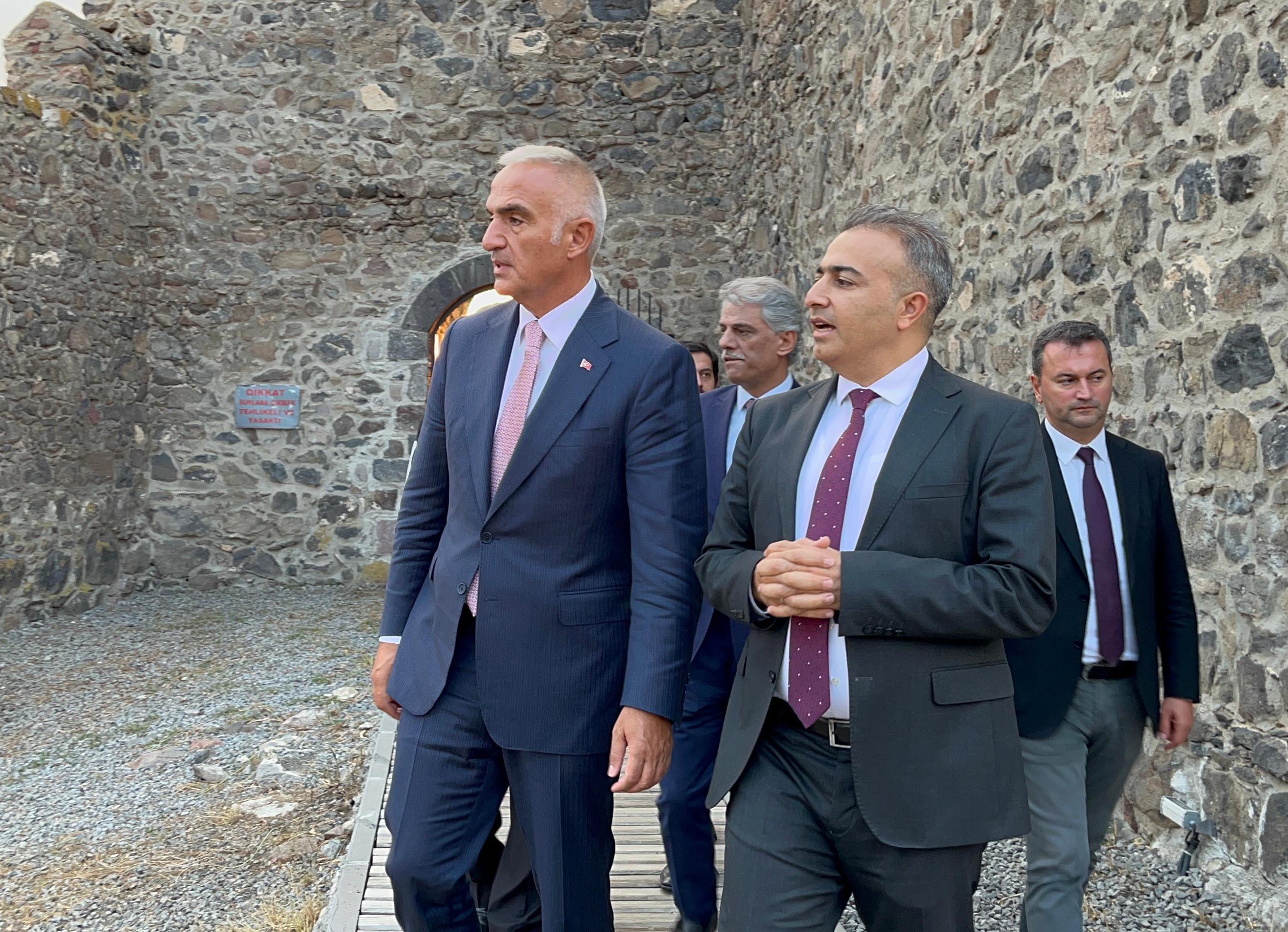 Bakan Ersoy Vali Çiçek ile görüşmesi