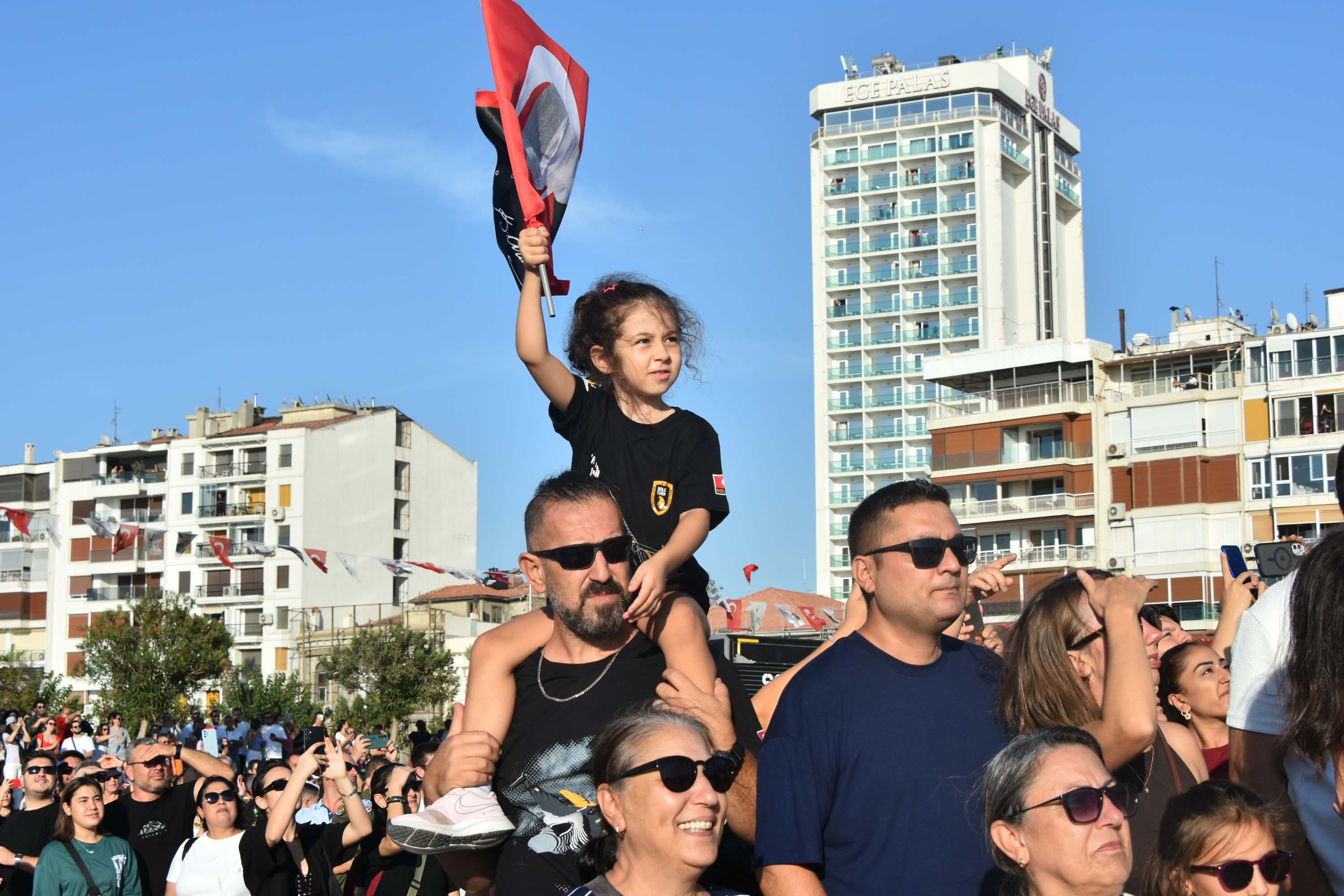 İzmir Zafer Yürüyüşü