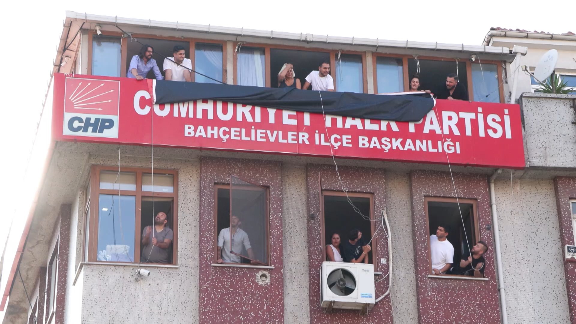 CHP İl Başkanlığı Pankart