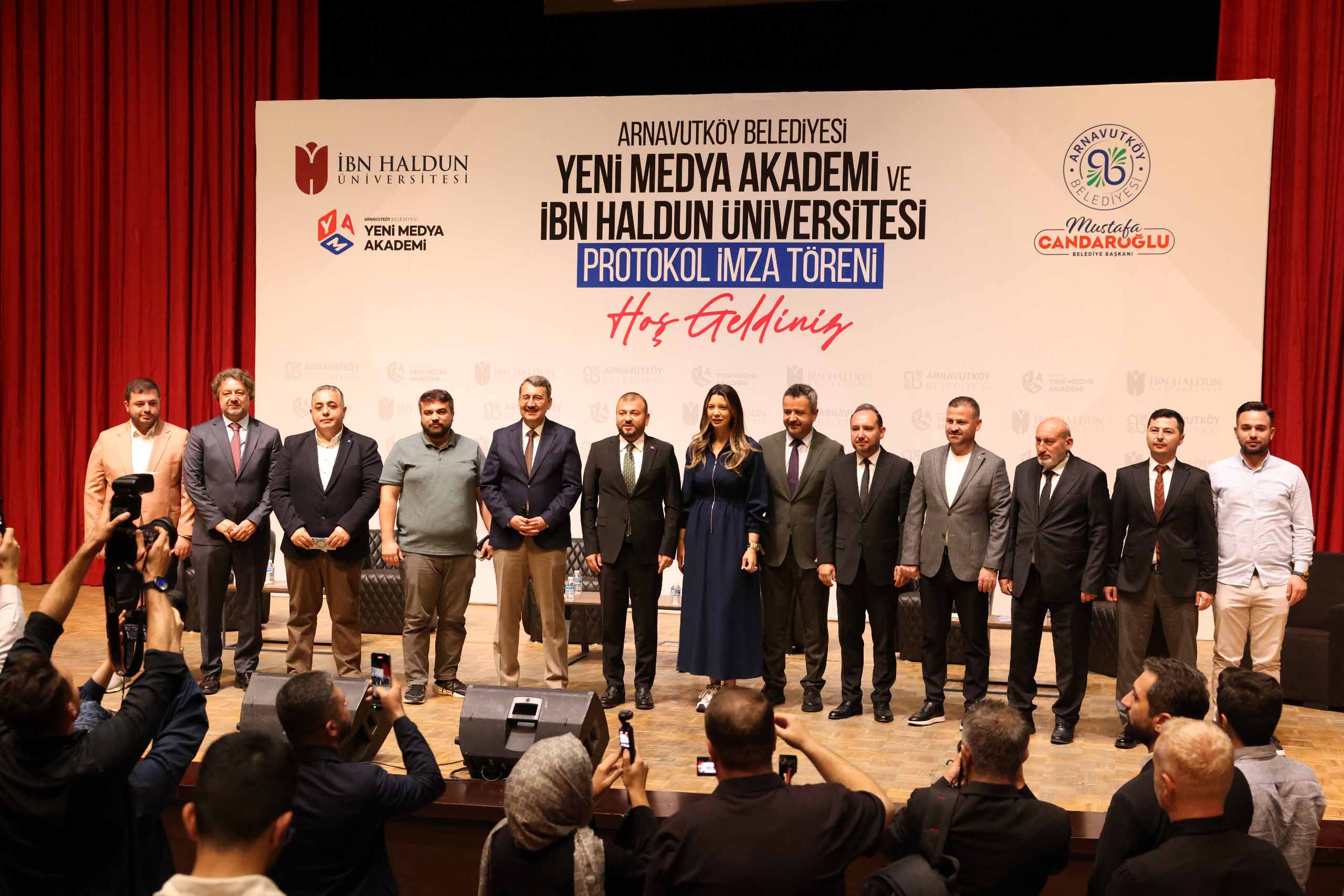 Yeni Medya Akademi protokol töreni katılımcıları