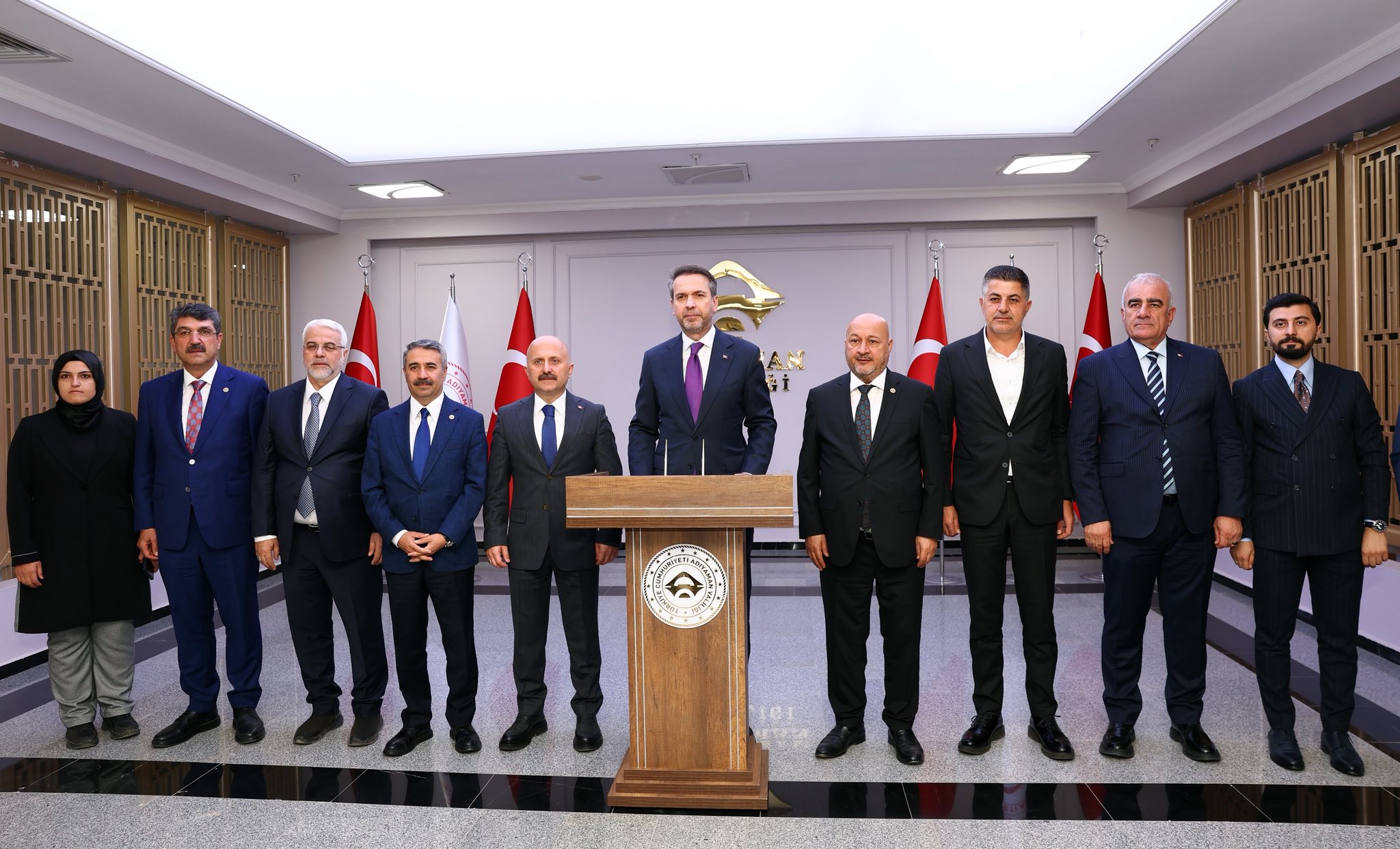 Bakan Bayraktar Valilik ziyareti