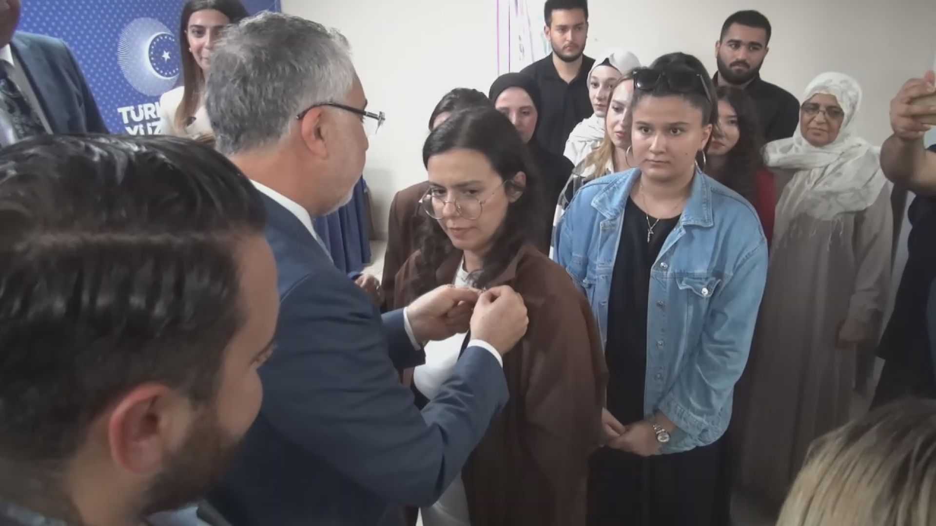 Vedat Işıkhan AK Parti Üye Rozetleri