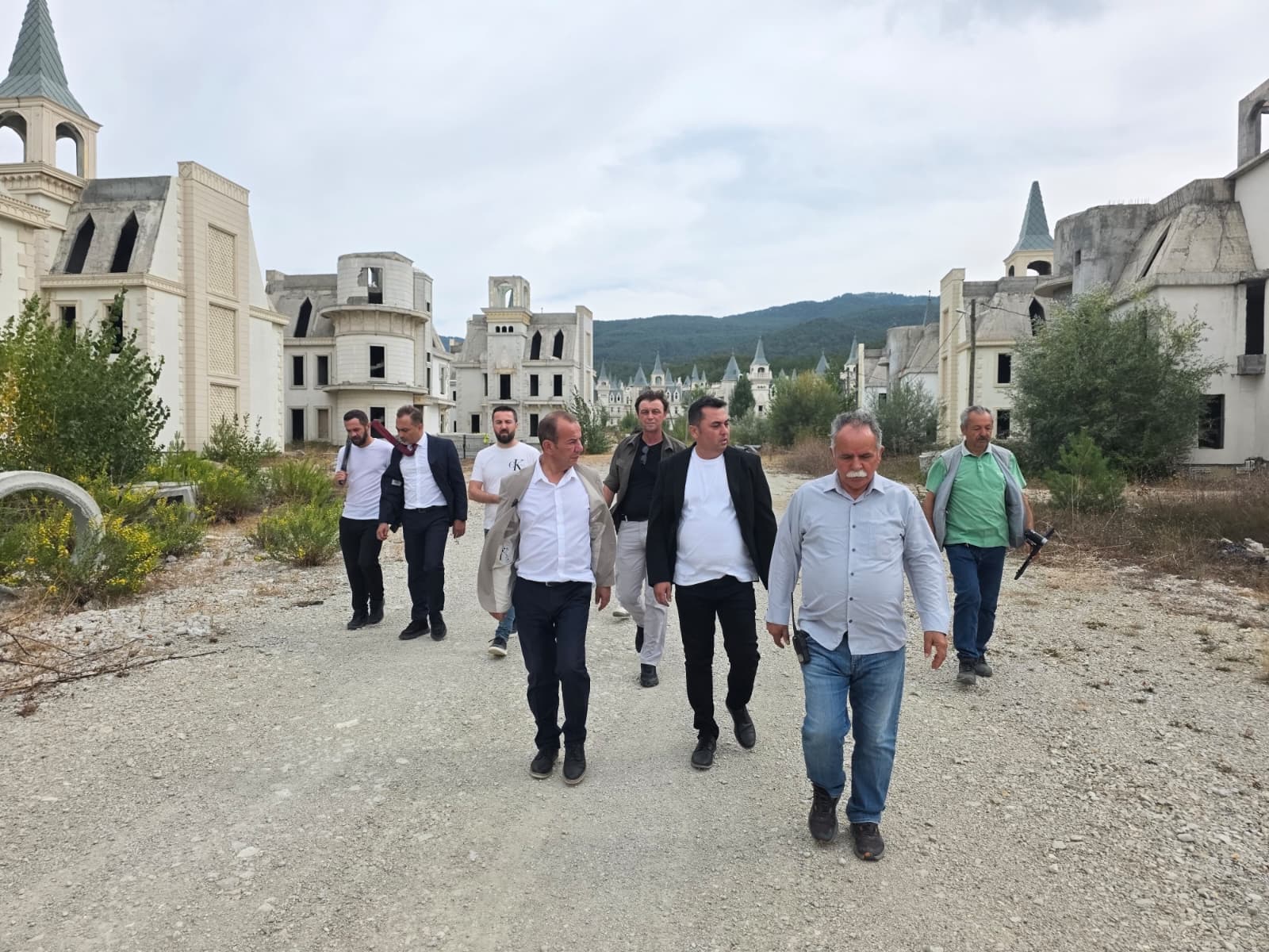 Tanju Özcan şato villalar inceleme