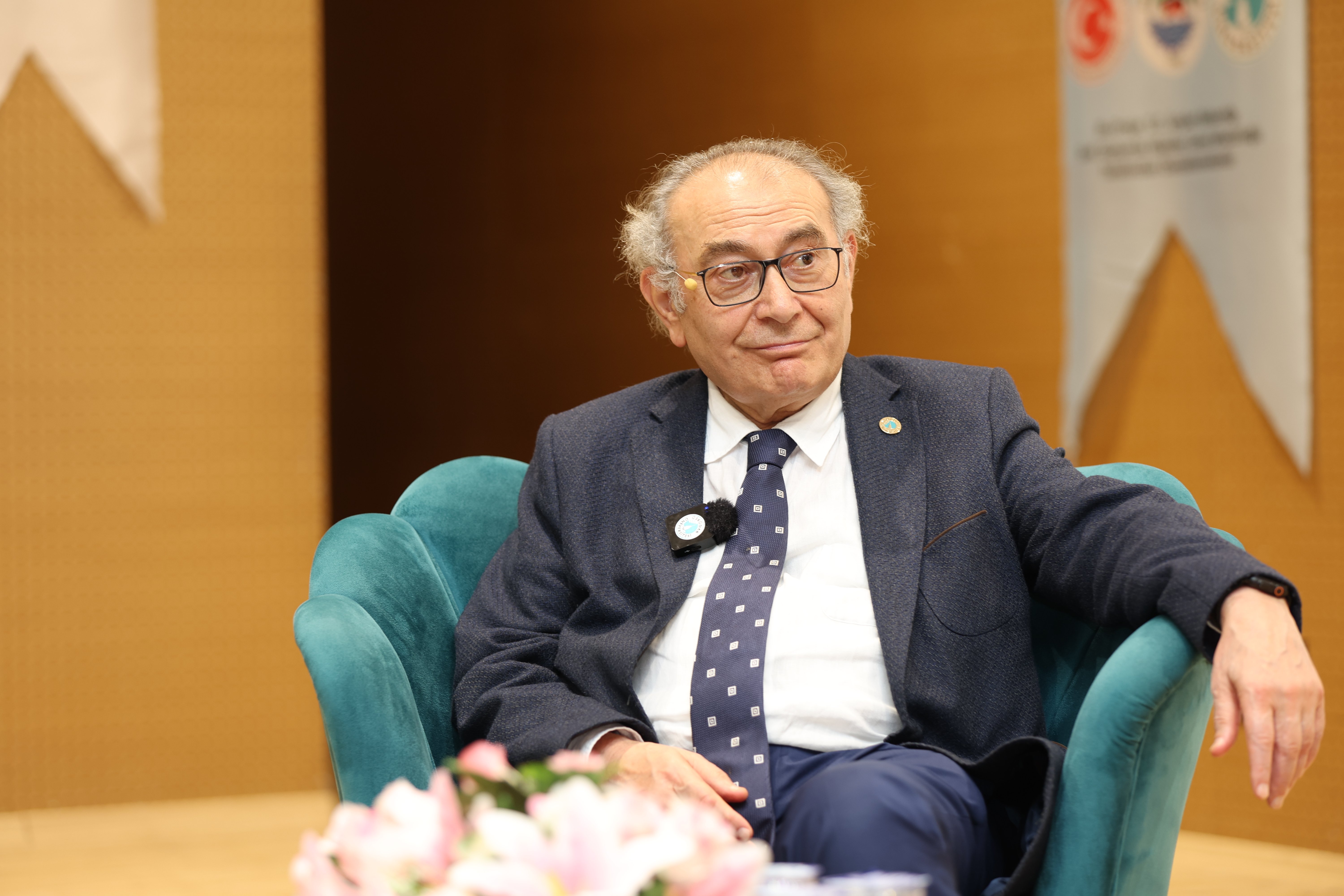 Prof. Dr. Nevzat Tarhan