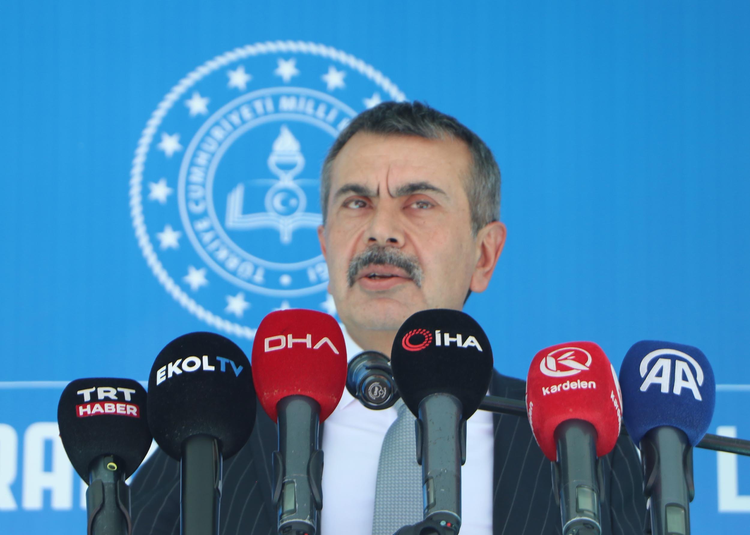 Bakan Tekin öğretmenlerle sohbet