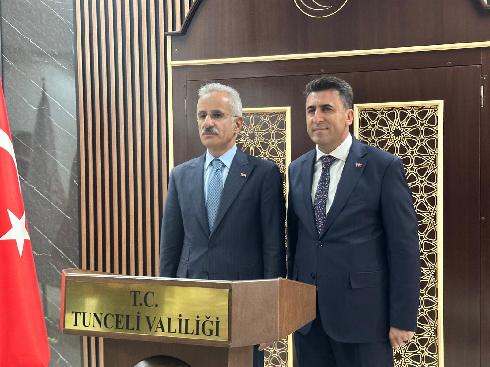 Bakan Uraloğlu vatandaşlarla sohbet