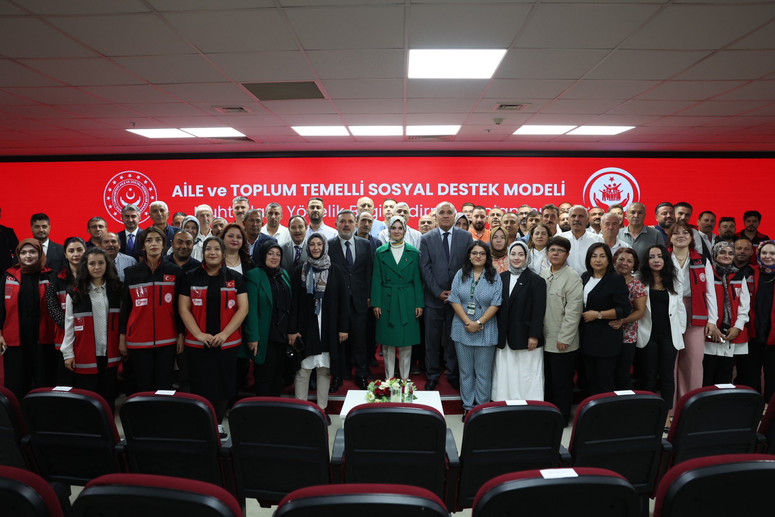 Aile ve Toplum Temelli Sosyal Destek Modeli Toplantısı