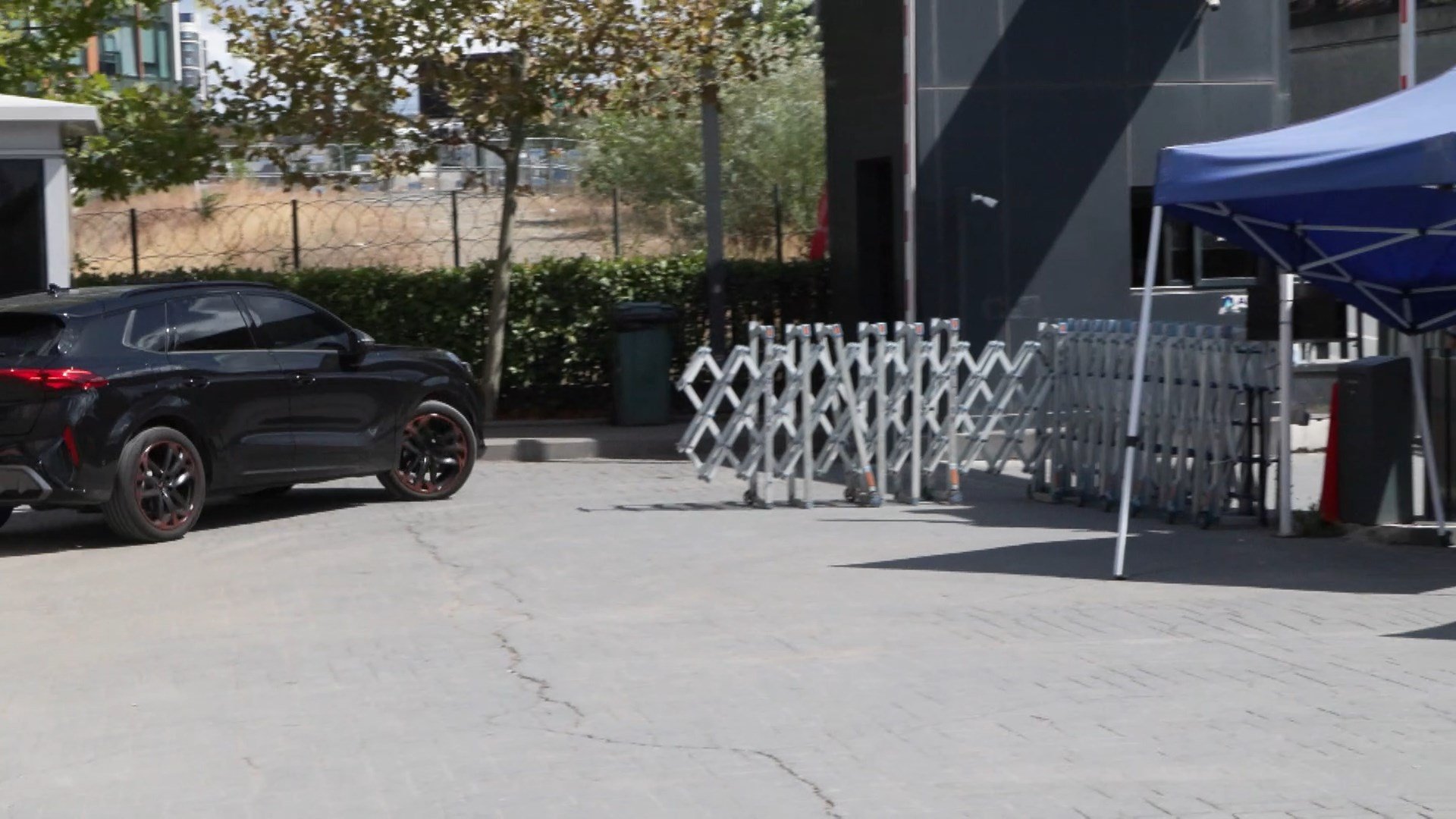 Gürsel Tekin CHP binası