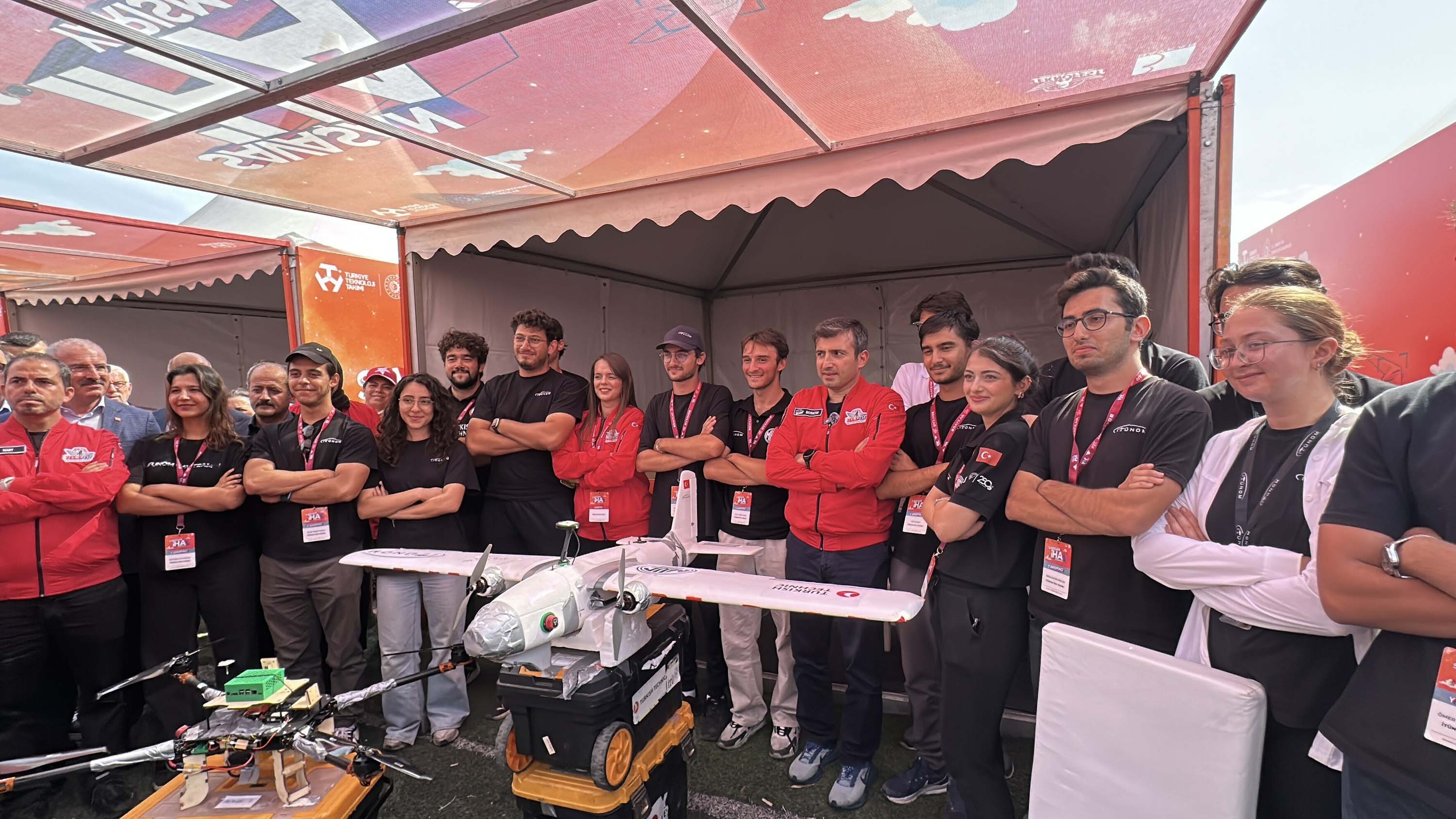 TEKNOFEST gençleri