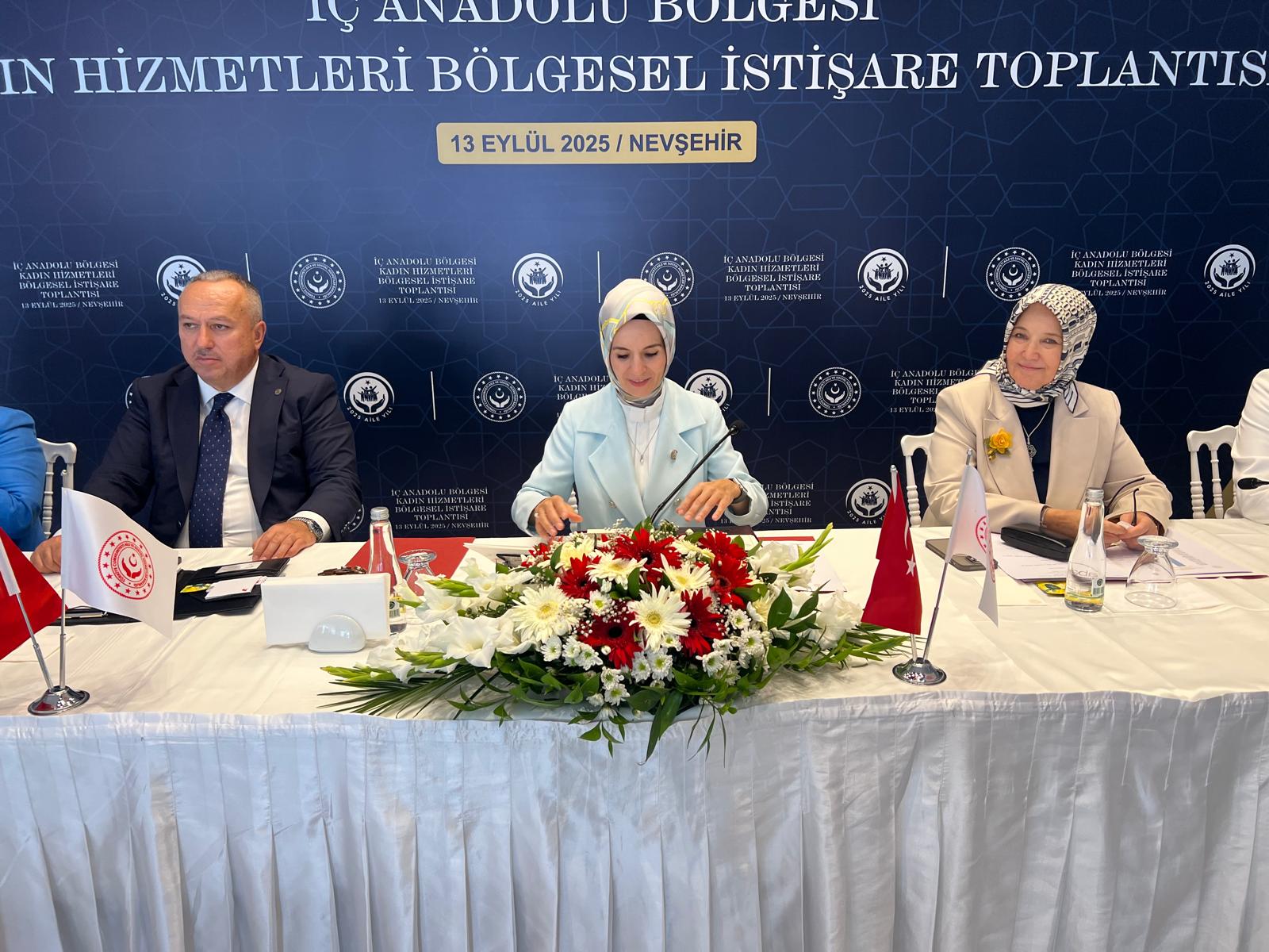 Kadın Hizmetleri Toplantısı