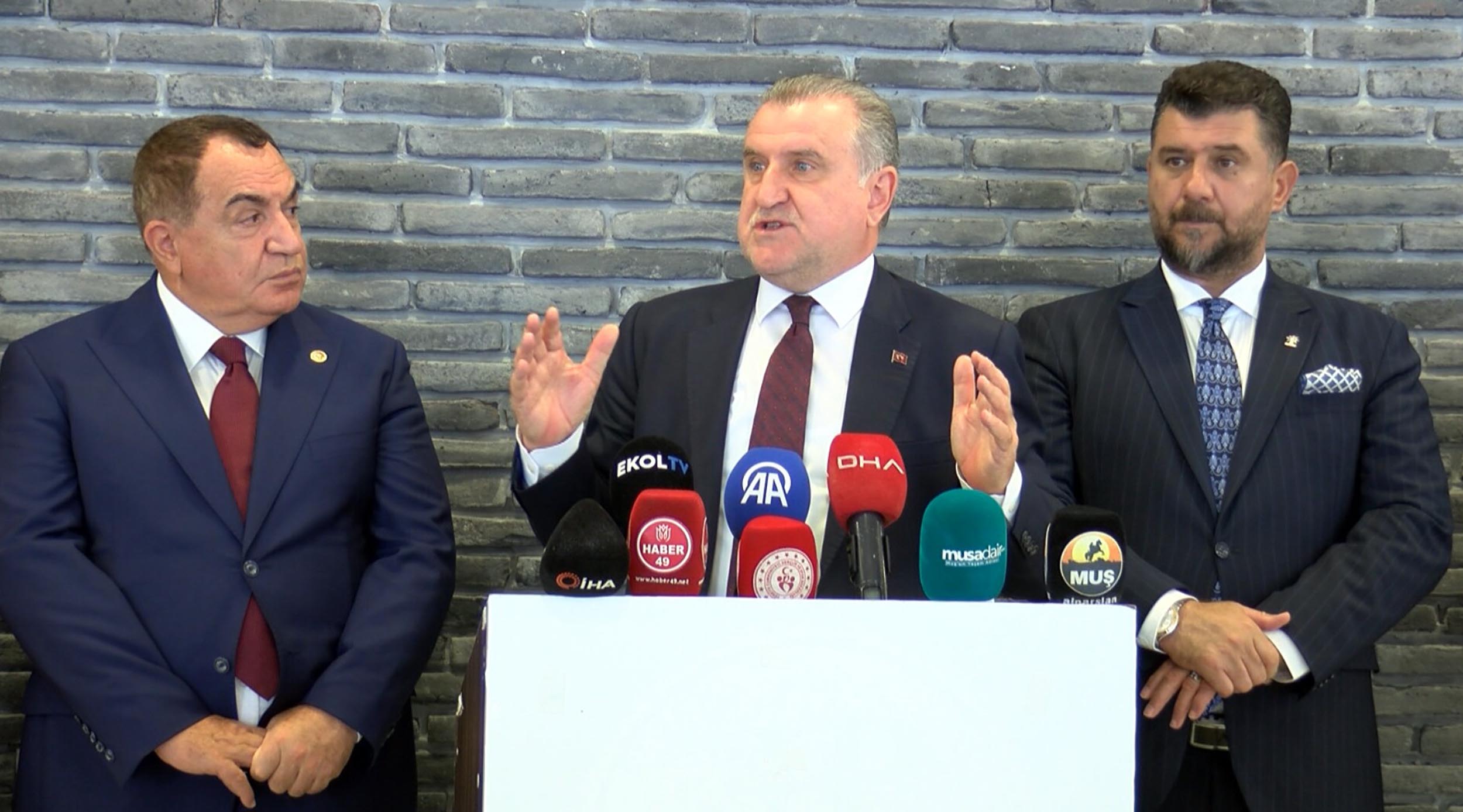 Gençlik ve Spor Bakanı Osman Aşkın Bak Muş