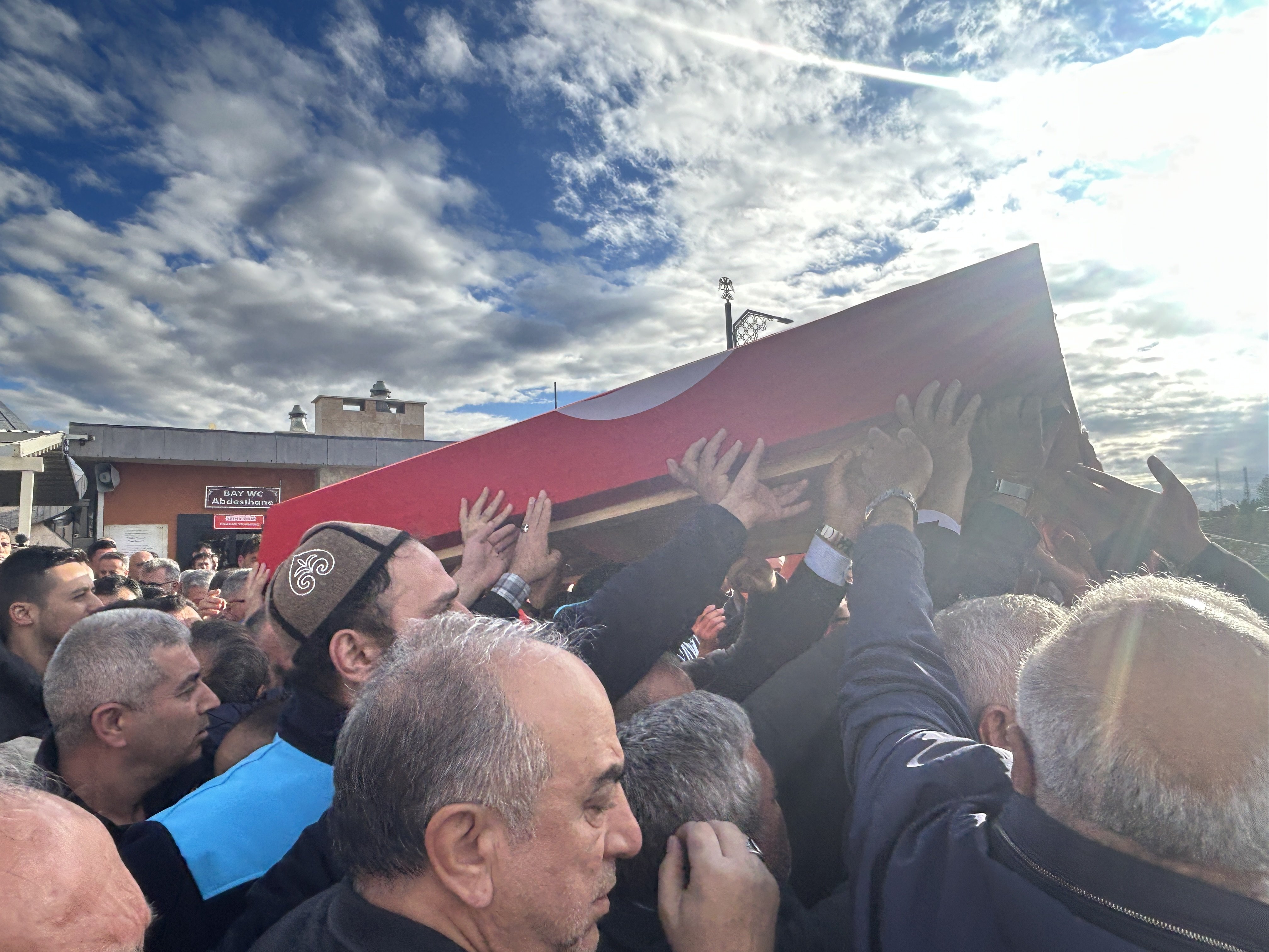 Yavuz Bülent Bakiler anısı