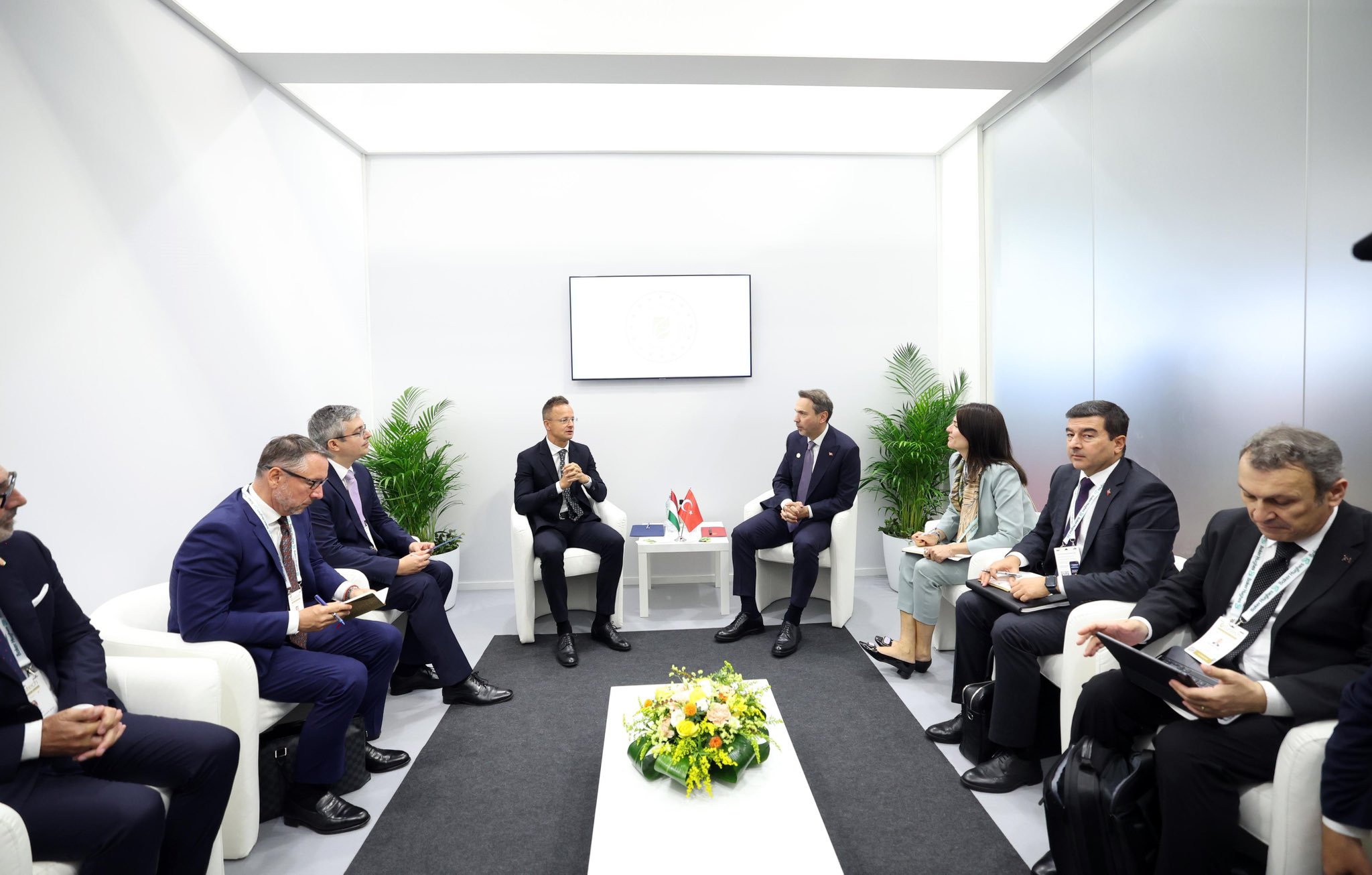 Alparslan Bayraktar Peter Szijjarto görüşmesi