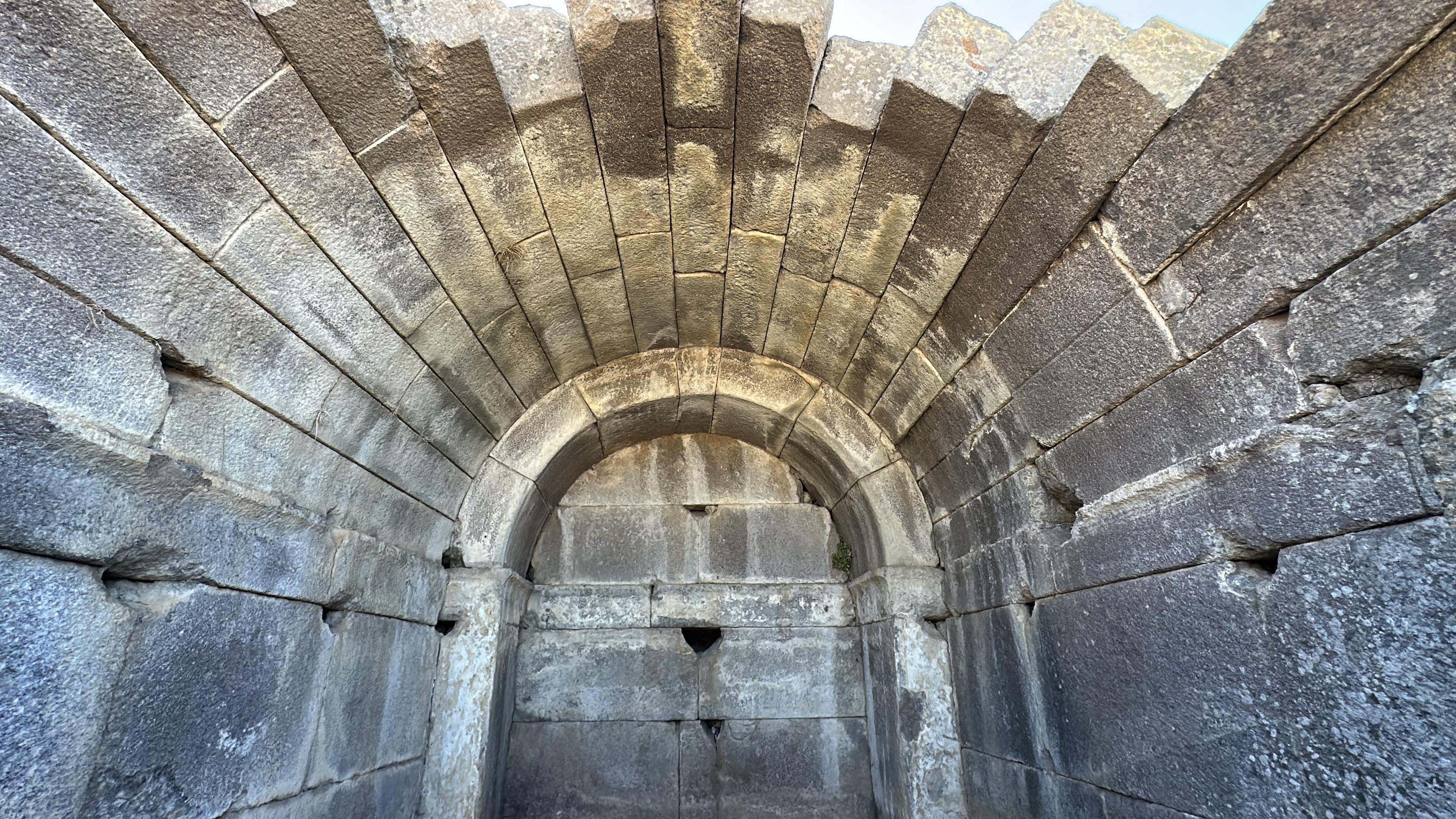 Assos antik kenti arkeolojik kazı