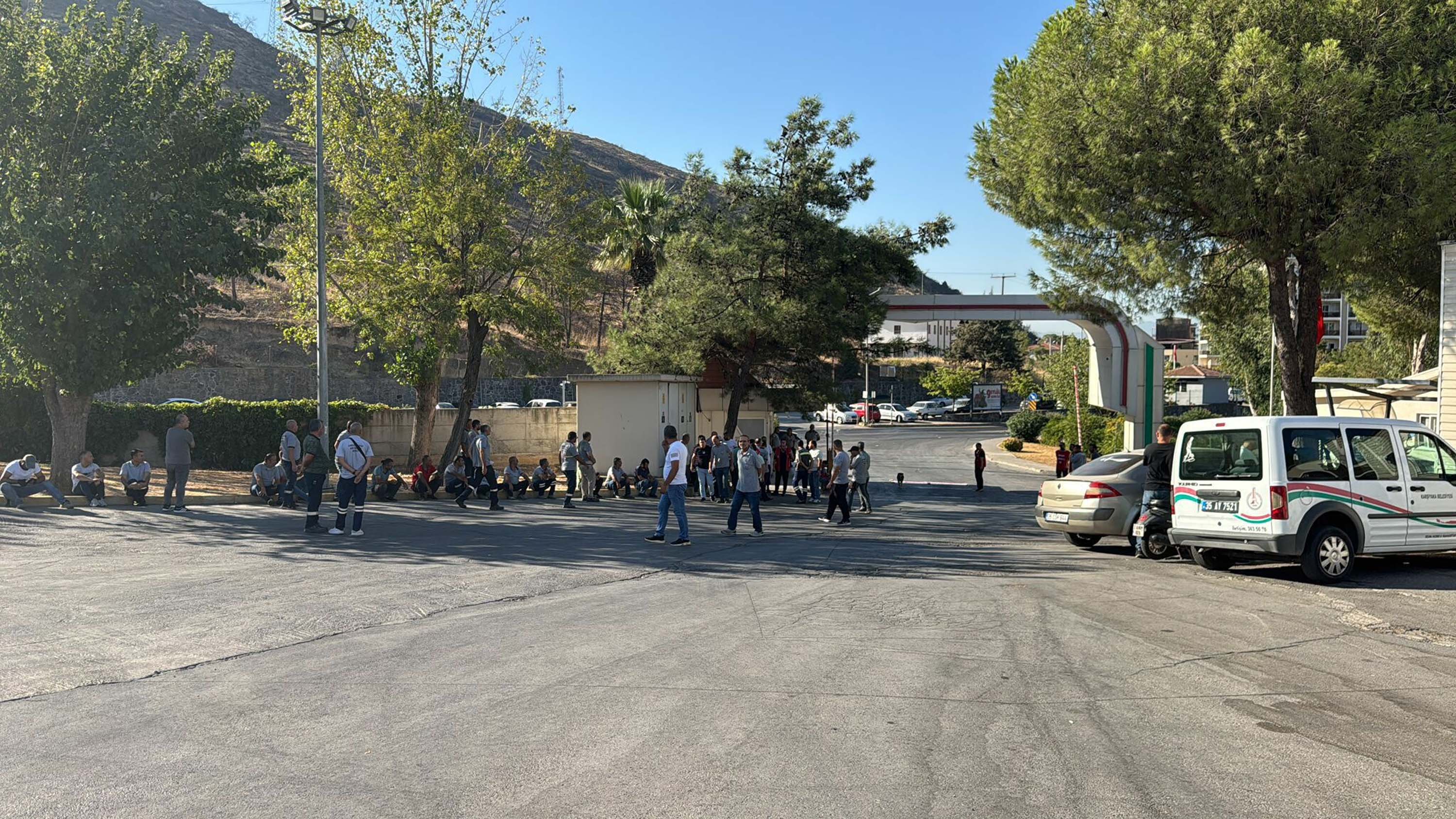 Karşıyaka Belediyesi işçi protestosu