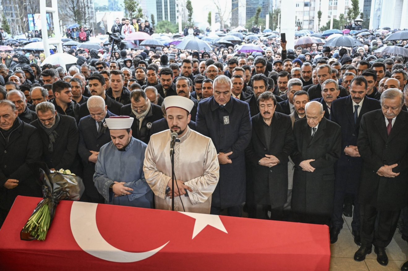 Ferdi Tayfur Kabri Detay