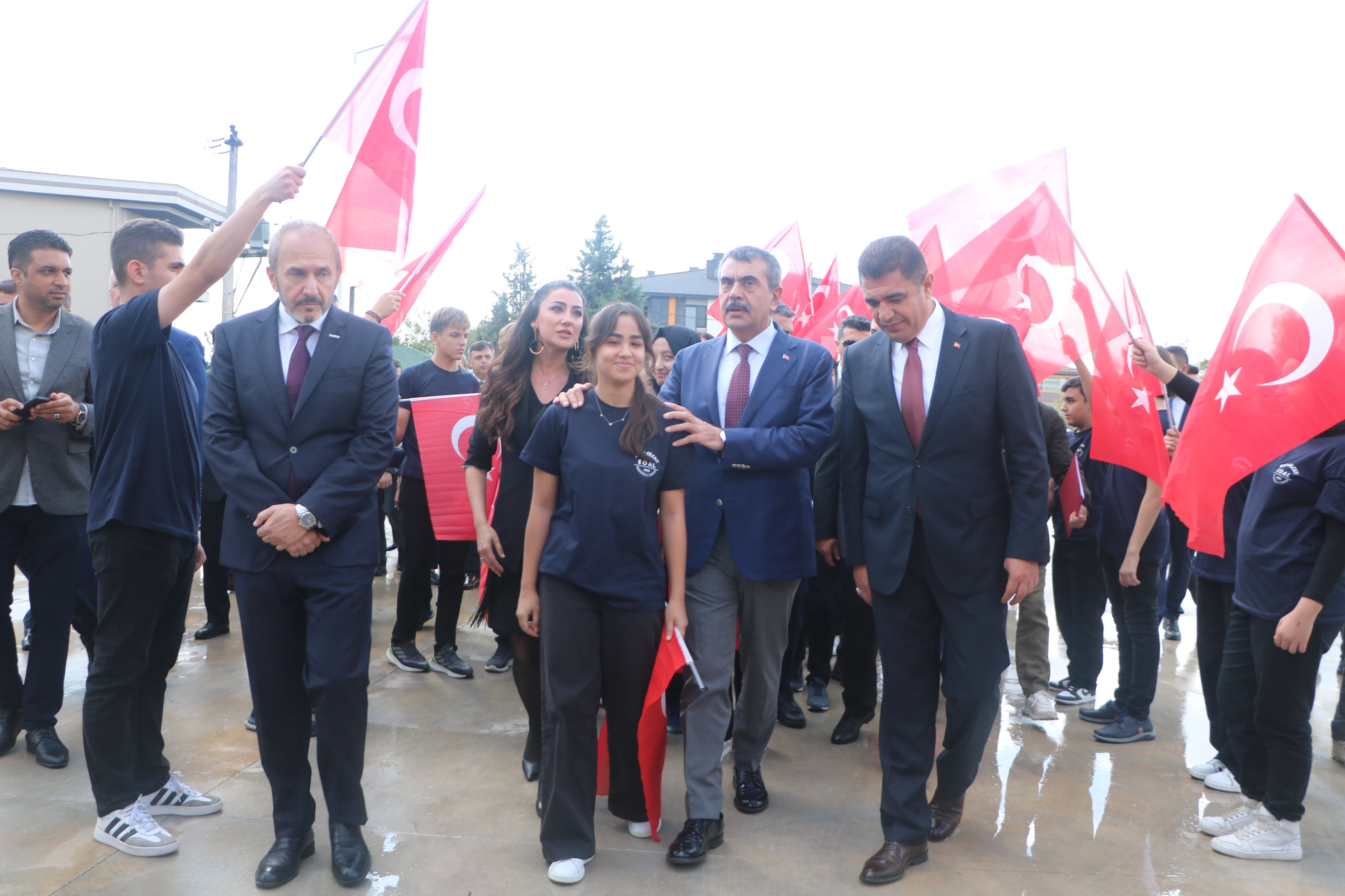 Yusuf Tekin Öğrencilerle