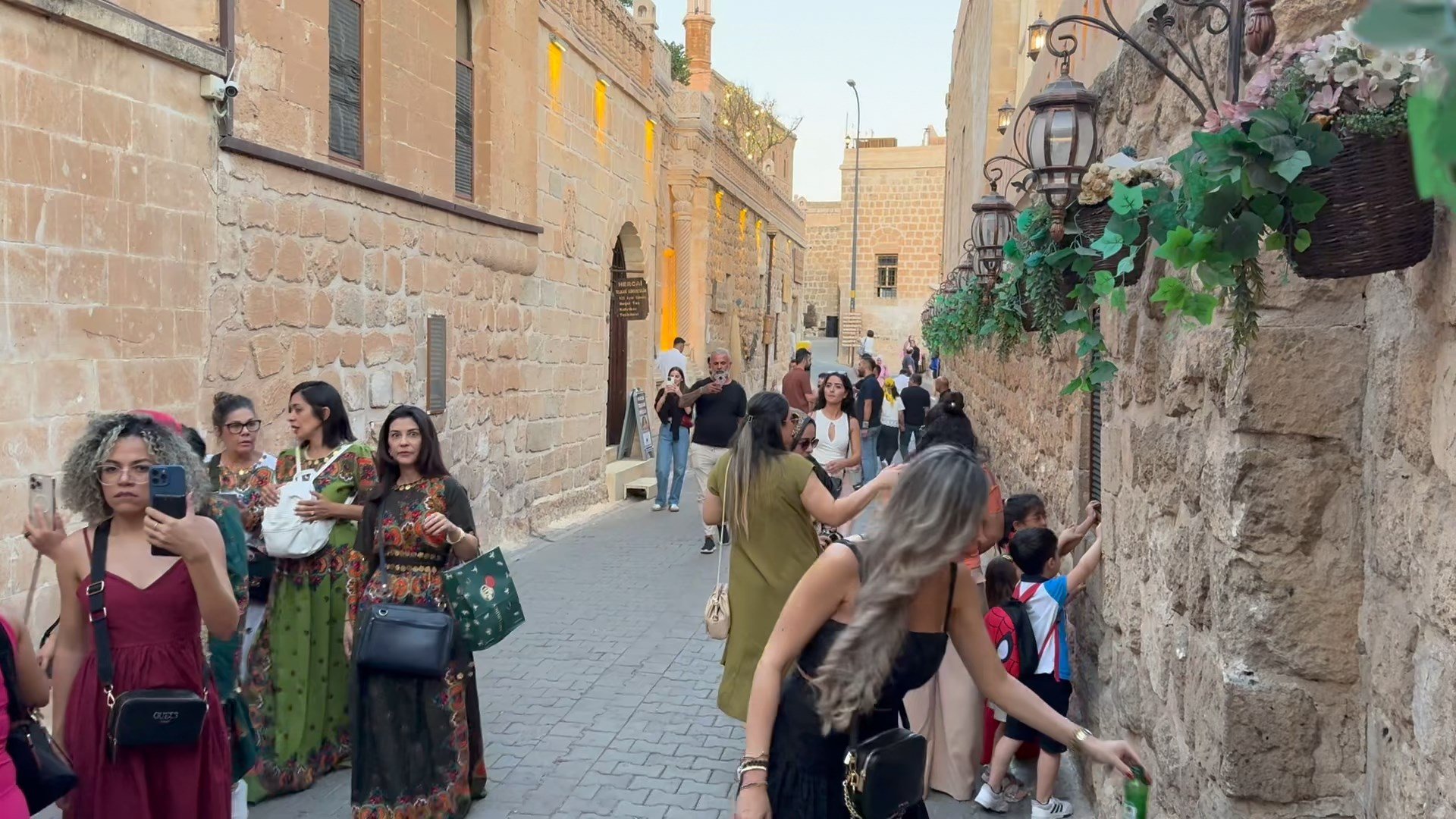 Uzak Şehir Dizisi Midyat