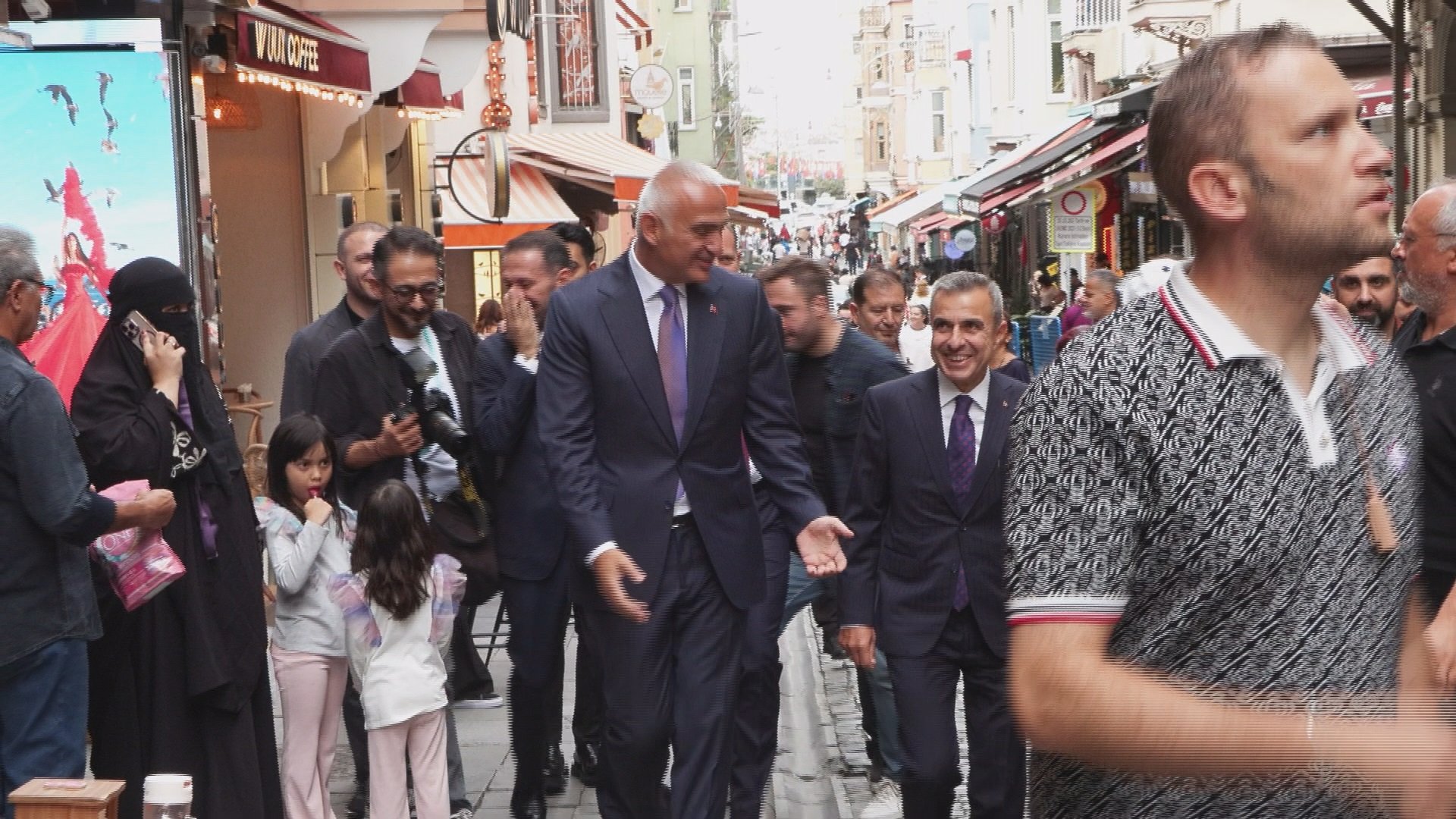 Bakan Ersoy esnaf ziyareti