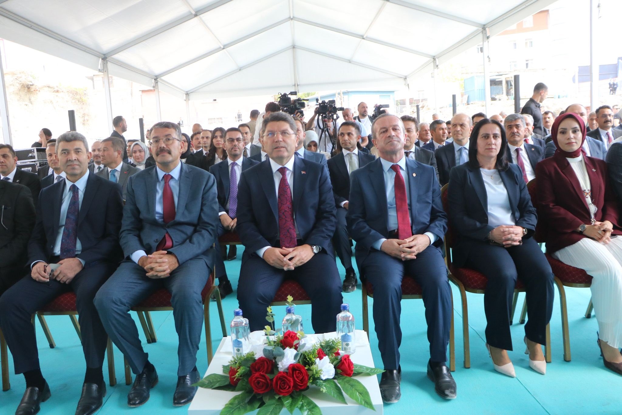 Adalet Bakanı Yılmaz Tunç Hakkari