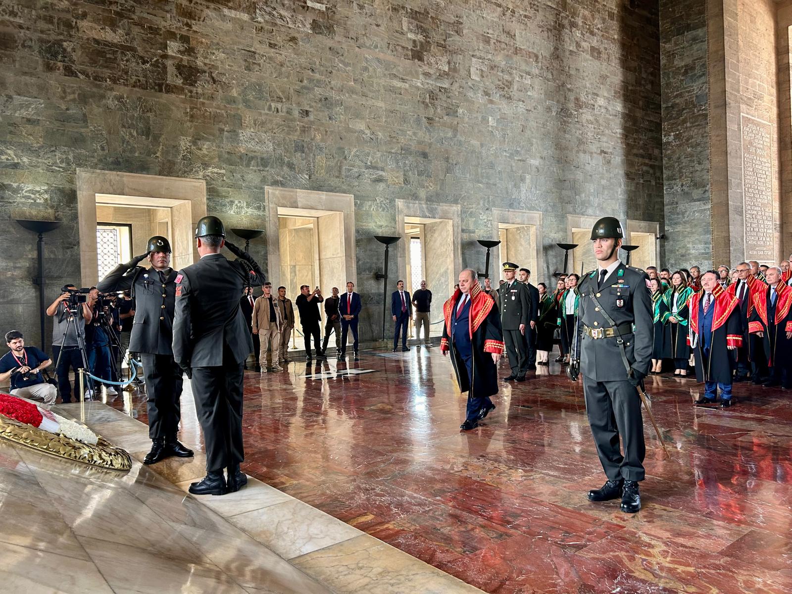 Yargıtay üyeleri Anıtkabir ziyareti