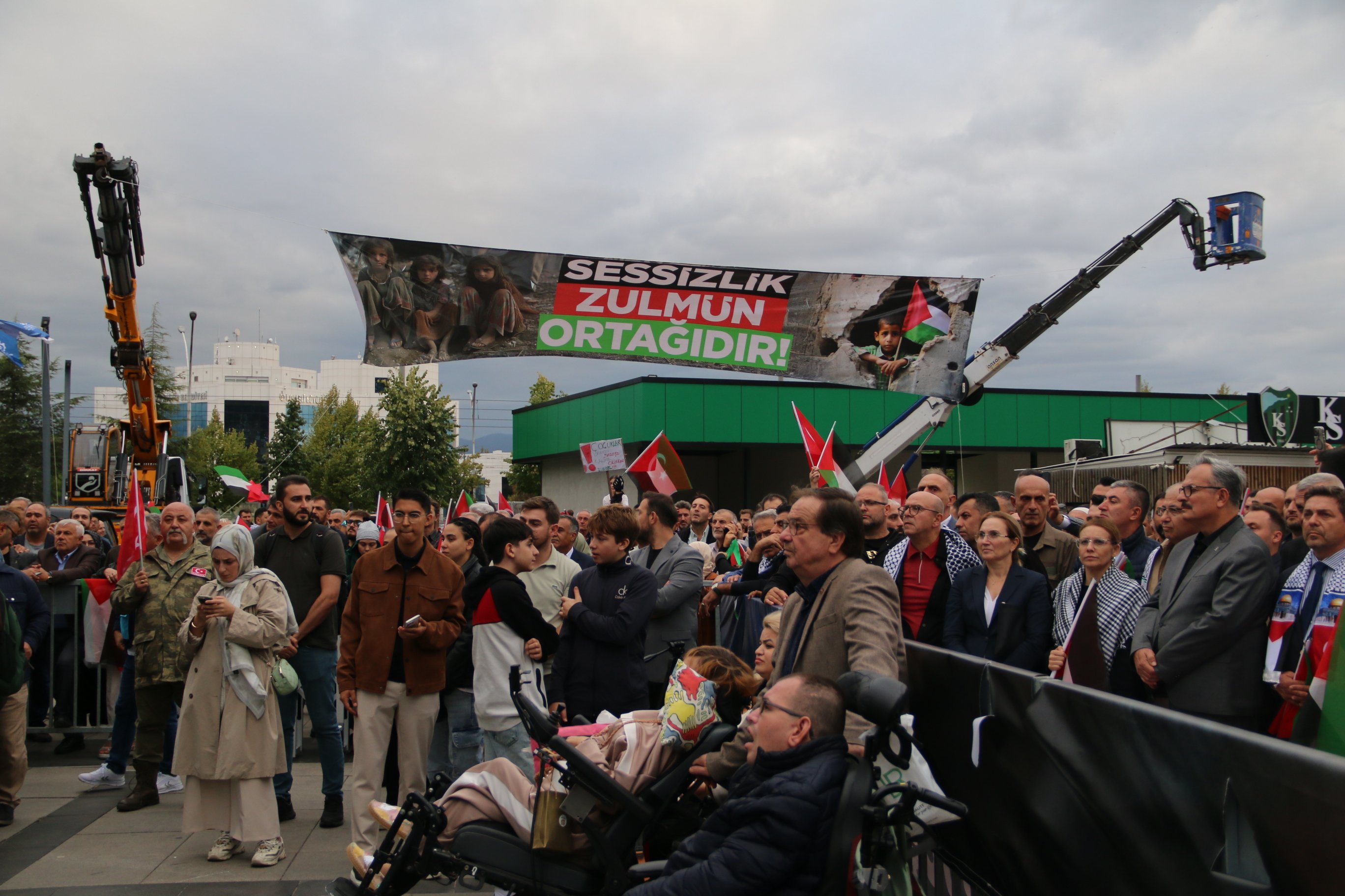 Kocaeli yürüyüş kalabalık