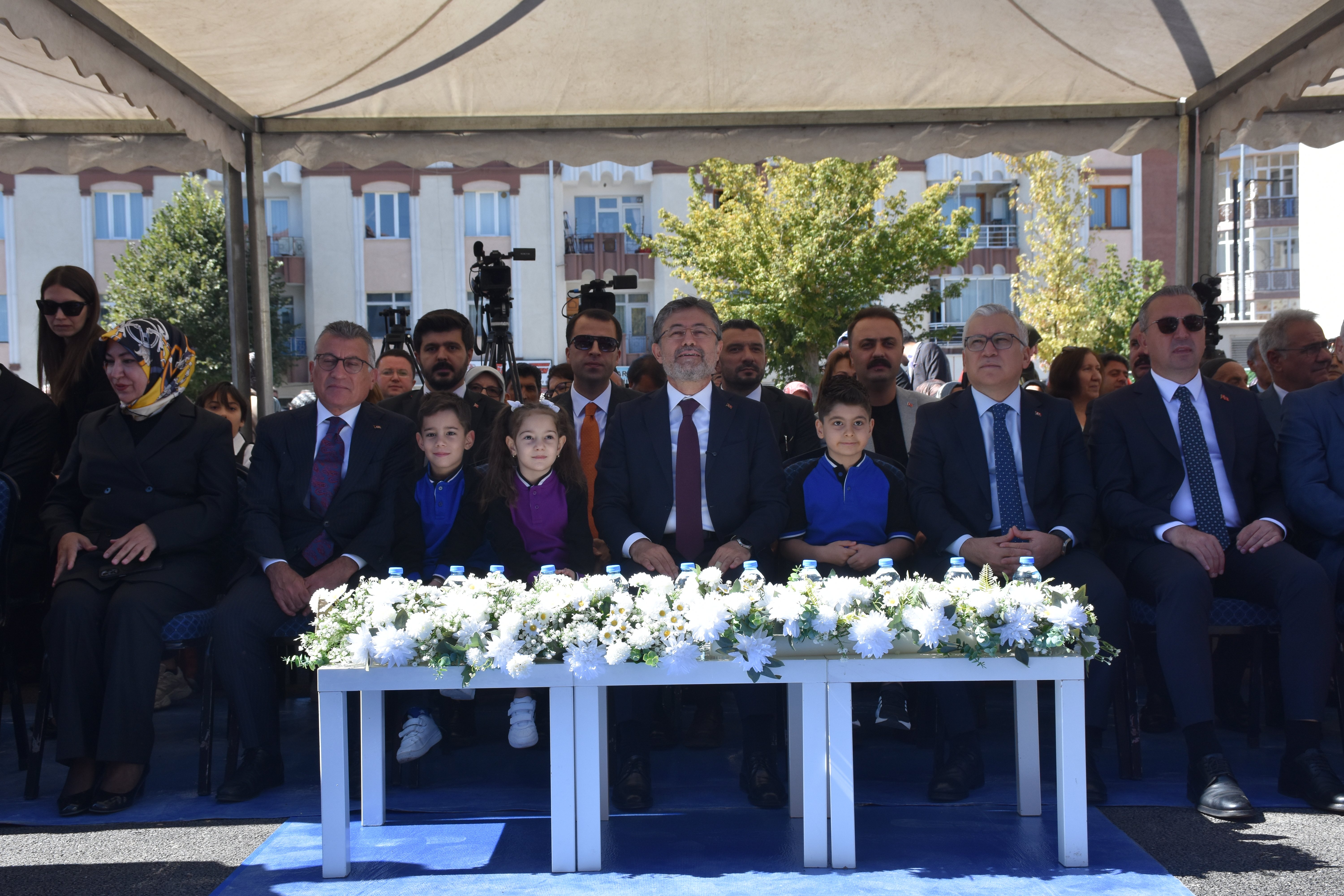 Bakan Yumaklı konuşma yaparken