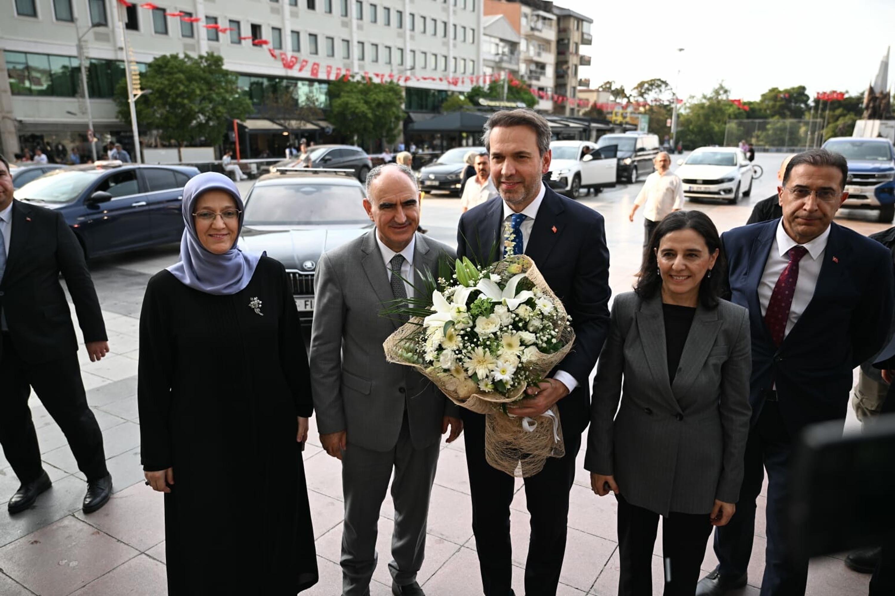 Bakan Bayraktar Manisa Valiliği protokolü