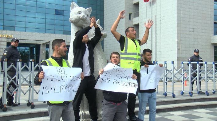 Ankara Büyükşehir Belediyesi önünde protesto