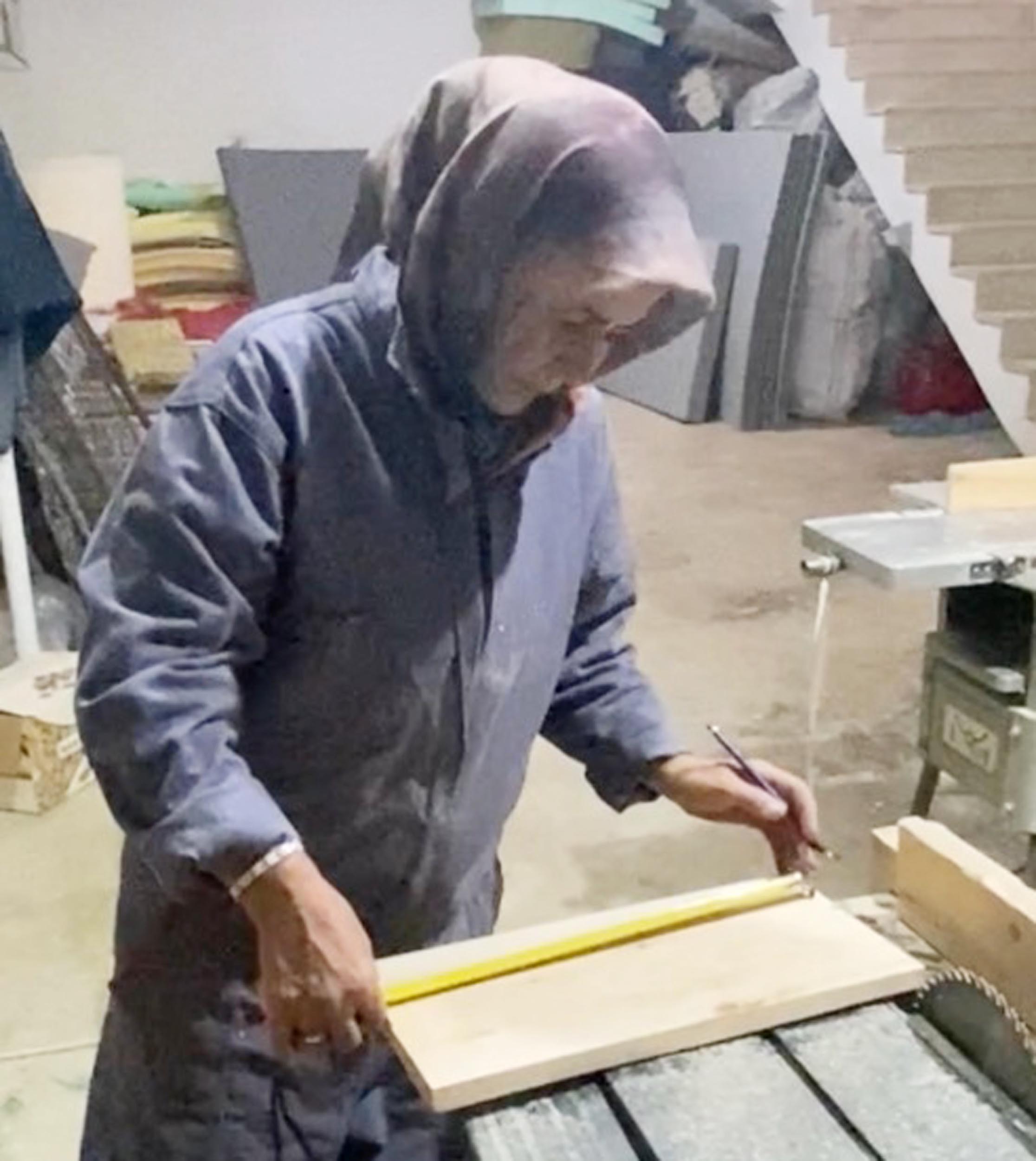Sare Kaya İrgali ahşap işleme