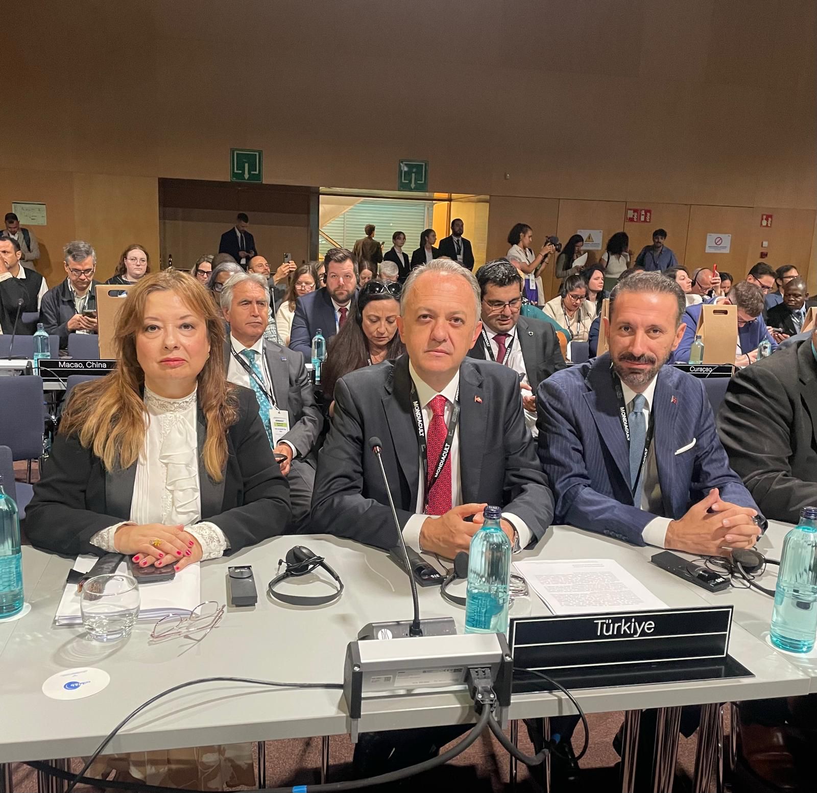 UNESCO Konferansı Barselona