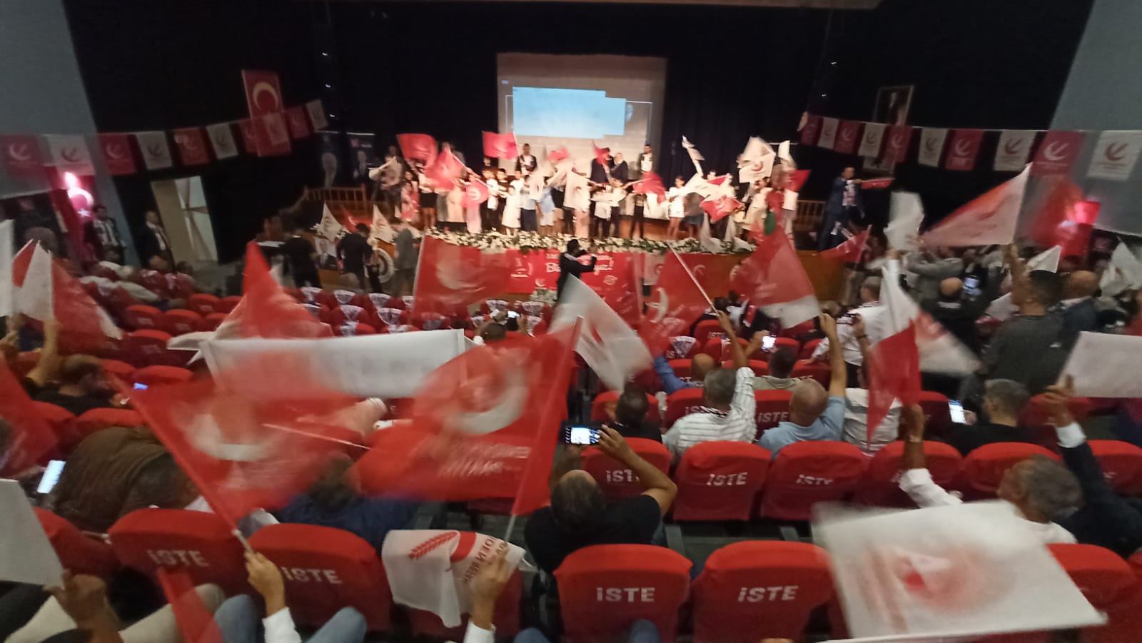 Yeniden Refah Partisi toplantı katılımcıları