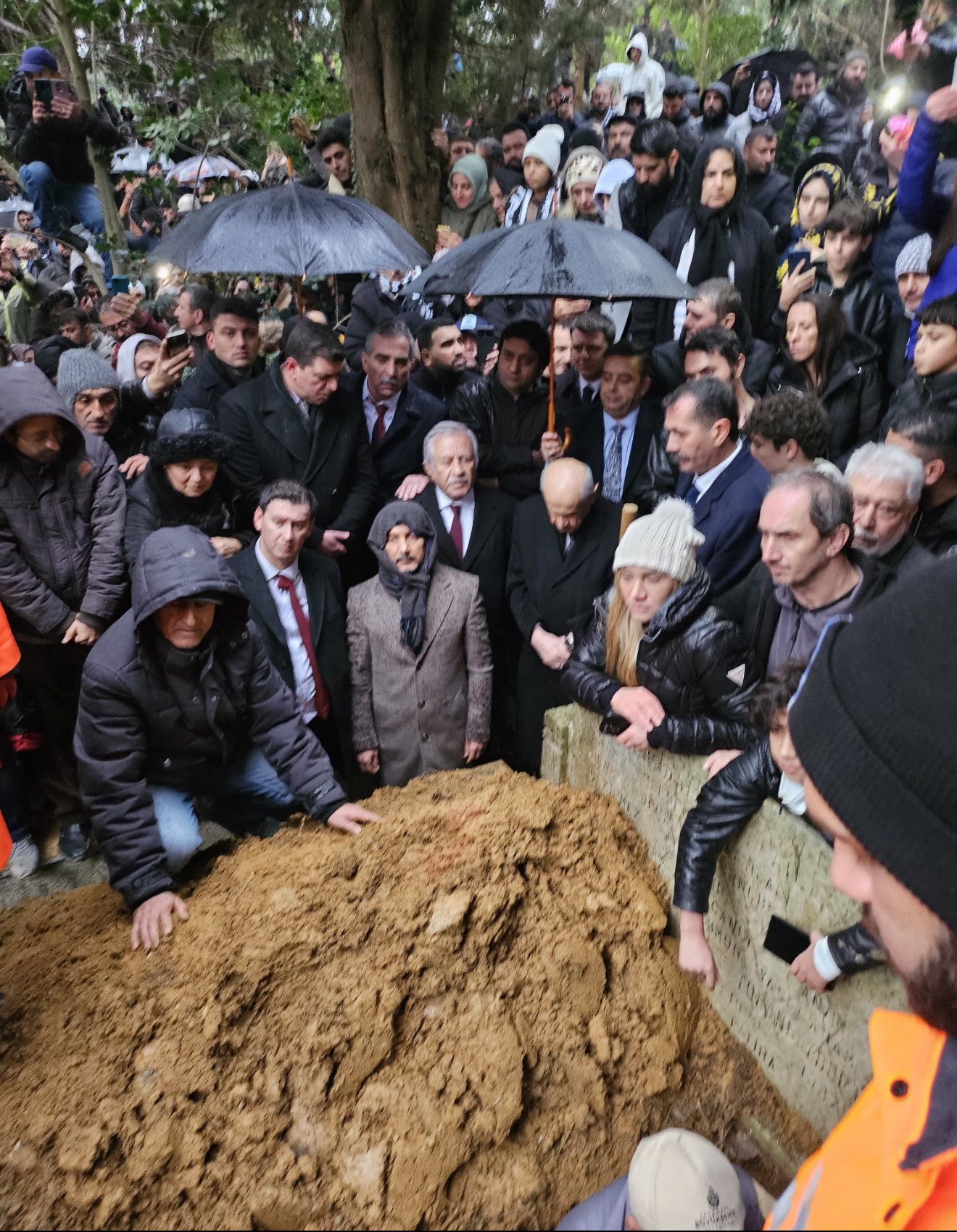 Devlet Bahçeli Ferdi Tayfur Kabri