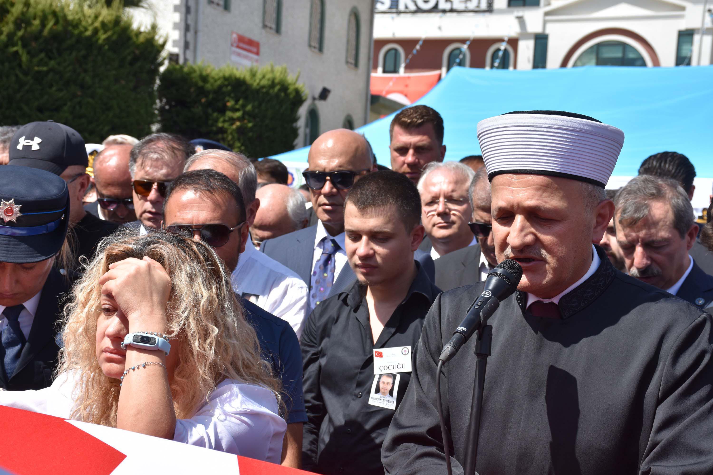 İzmir halkı şehit polisler
