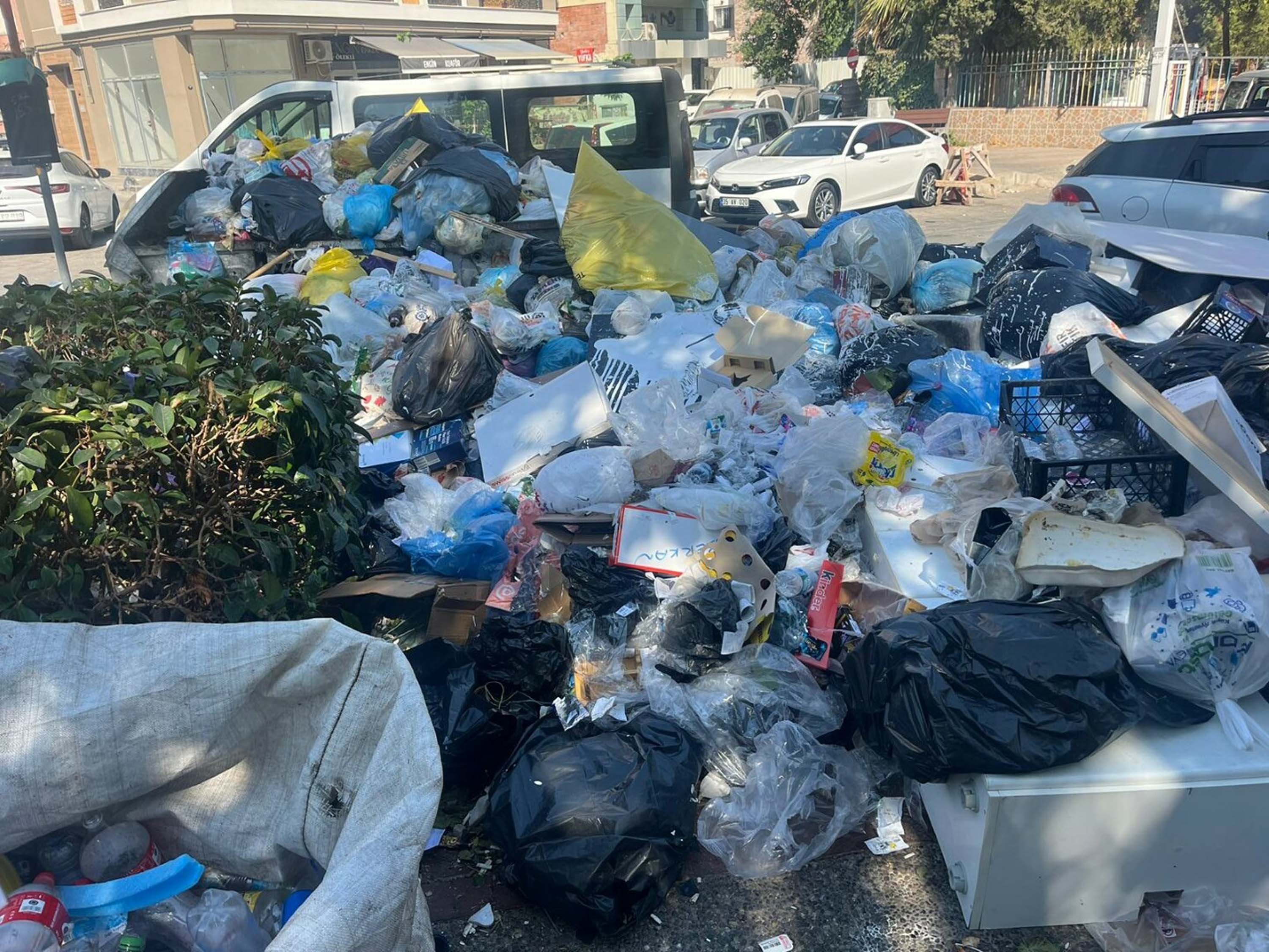 Karşıyaka çöp krizi