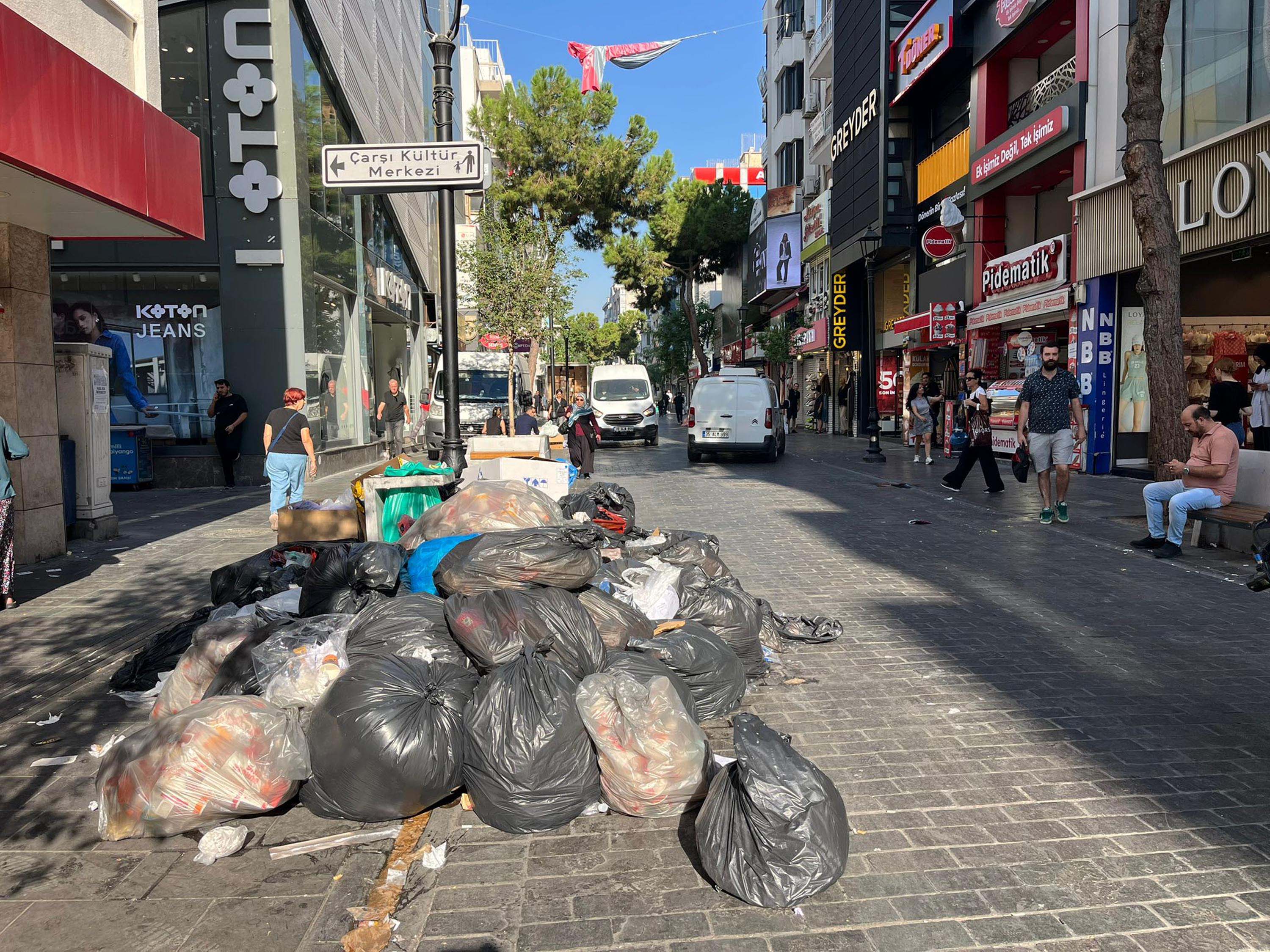 Karşıyaka çöp birikimi sağlık riski