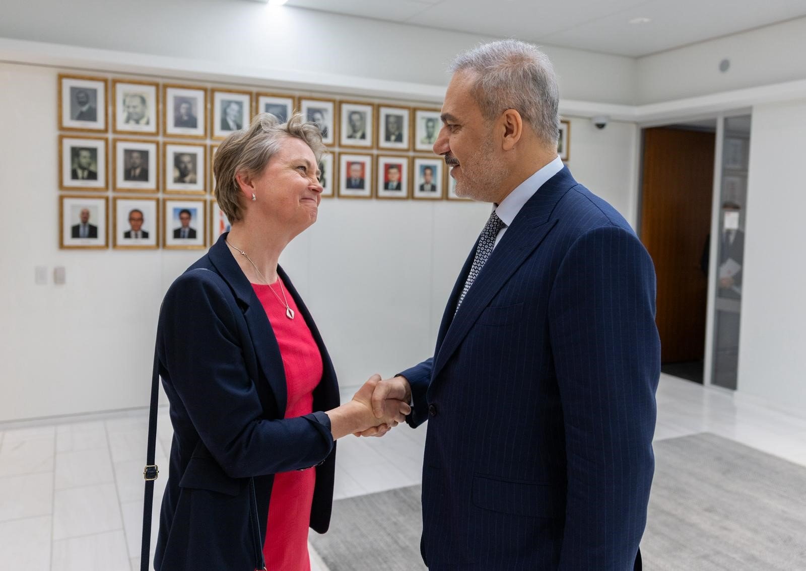 Hakan Fidan İngiltere Dışişleri Bakanı görüşmesi