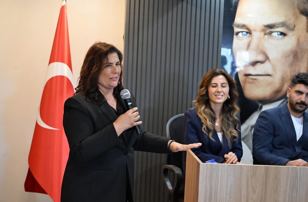 Özlem Çerçioğlu AK Parti Ziyareti