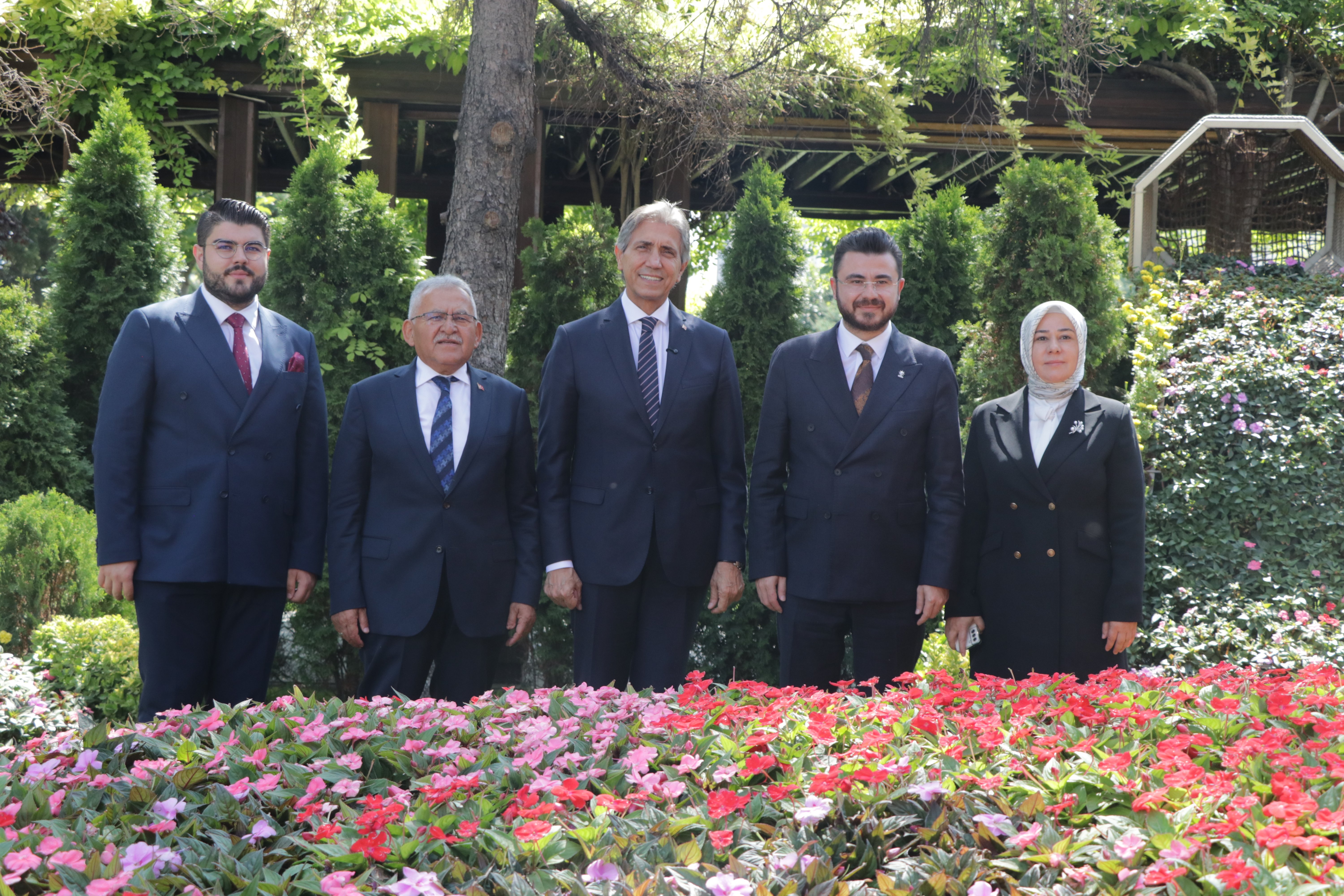 AK Parti Mustafa Demir basın toplantısı