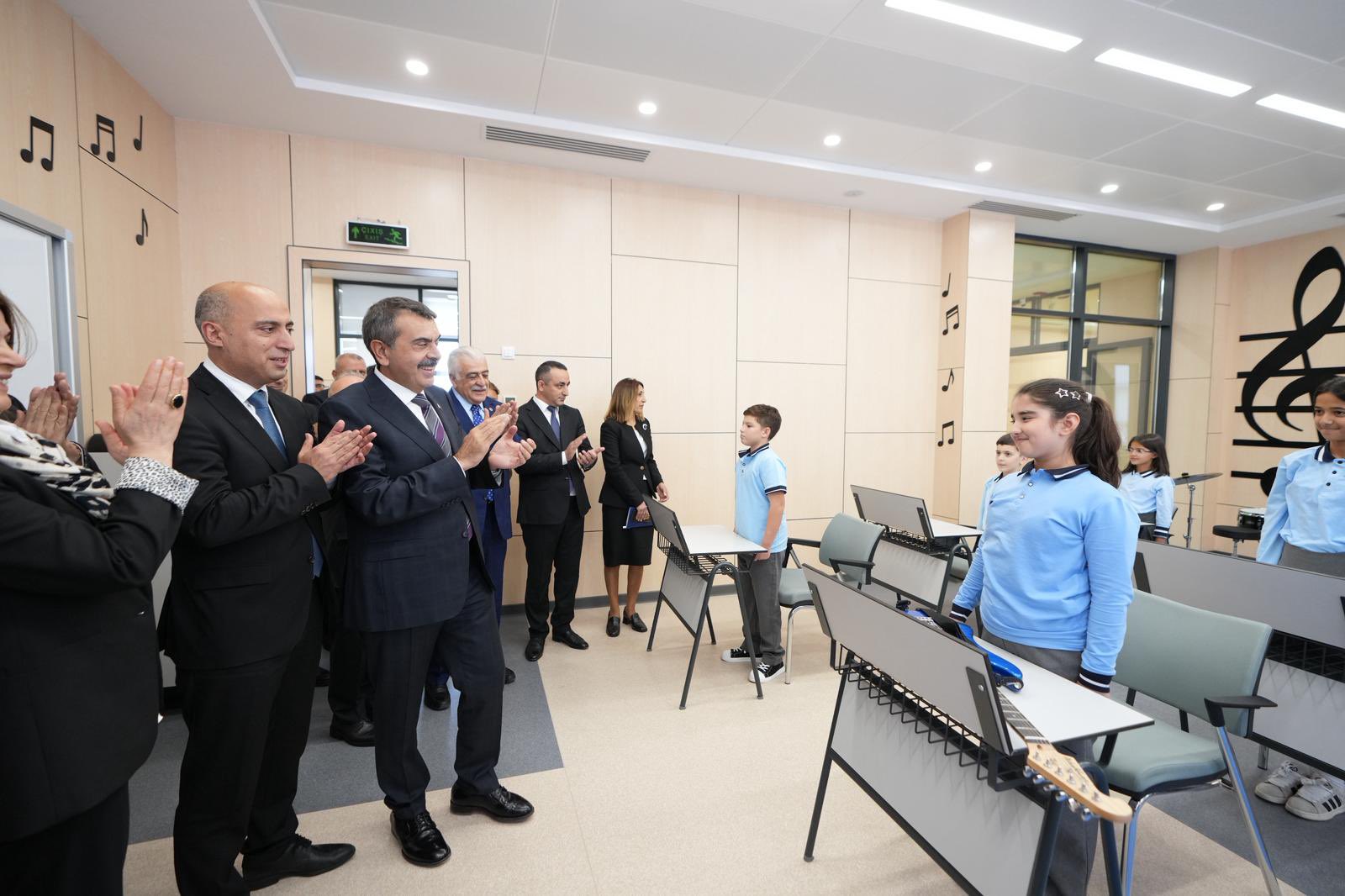 Bakan Tekin Azerbaycan ziyareti