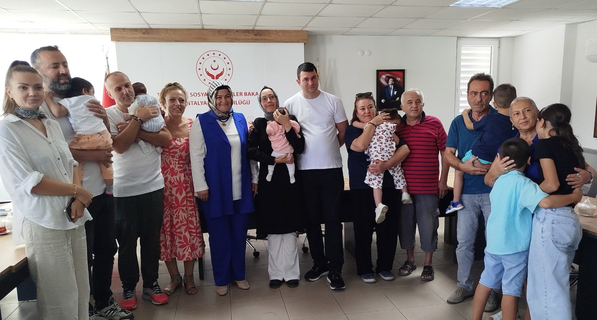Galip Sökmen açıklama yaparken