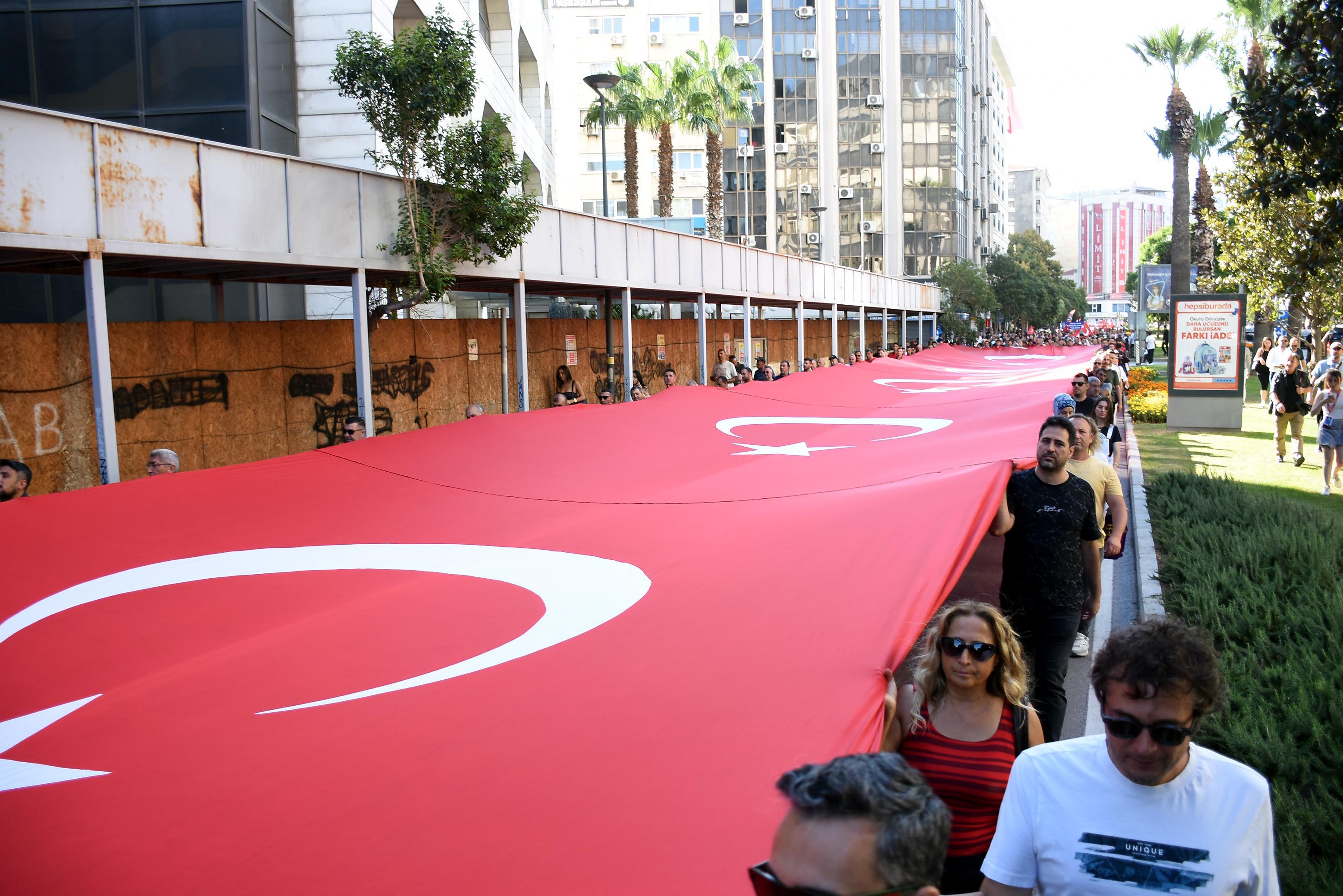 350 Metrelik Türk Bayrağı