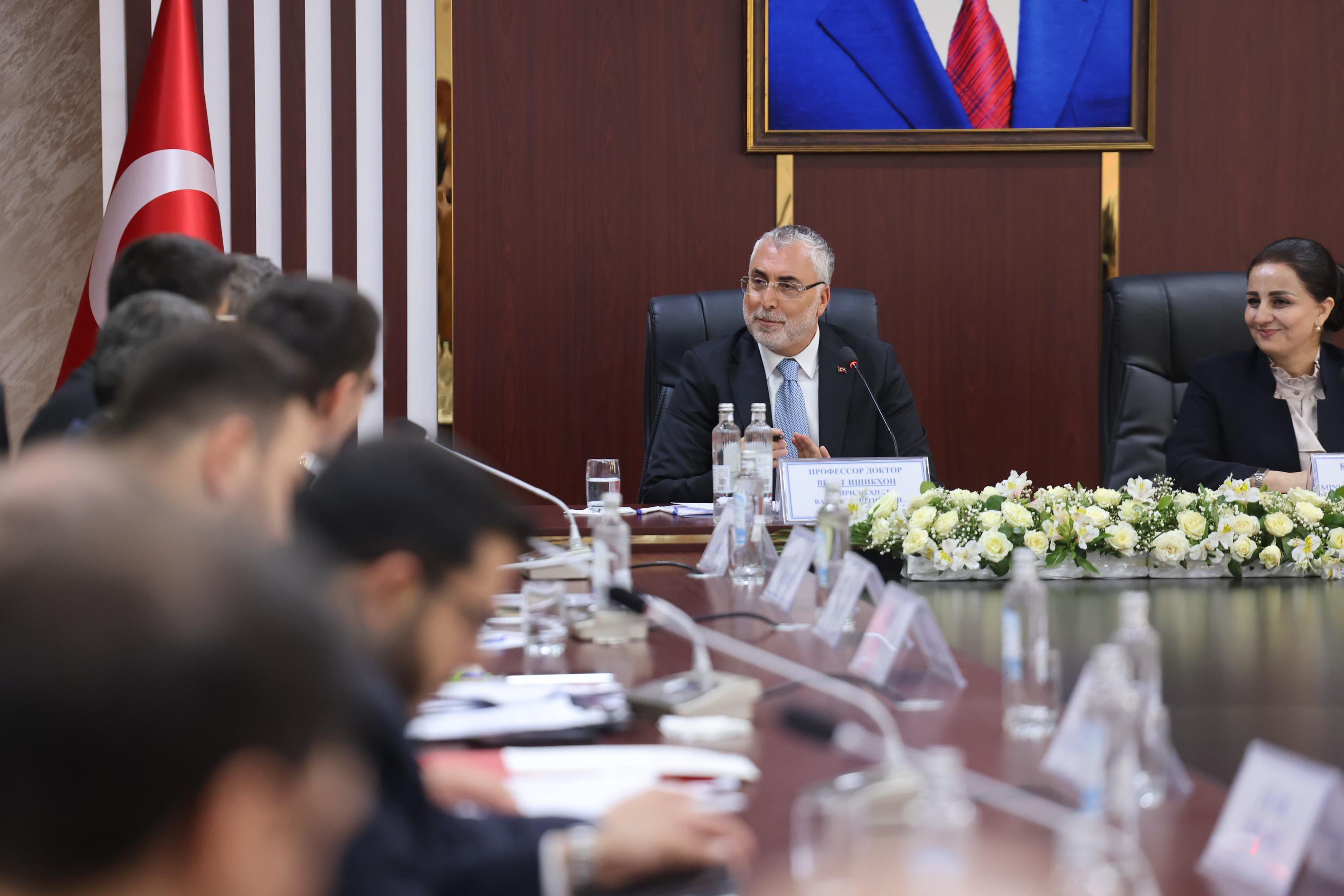 Bakan Işıkhan mesleki eğitim merkezi ziyareti