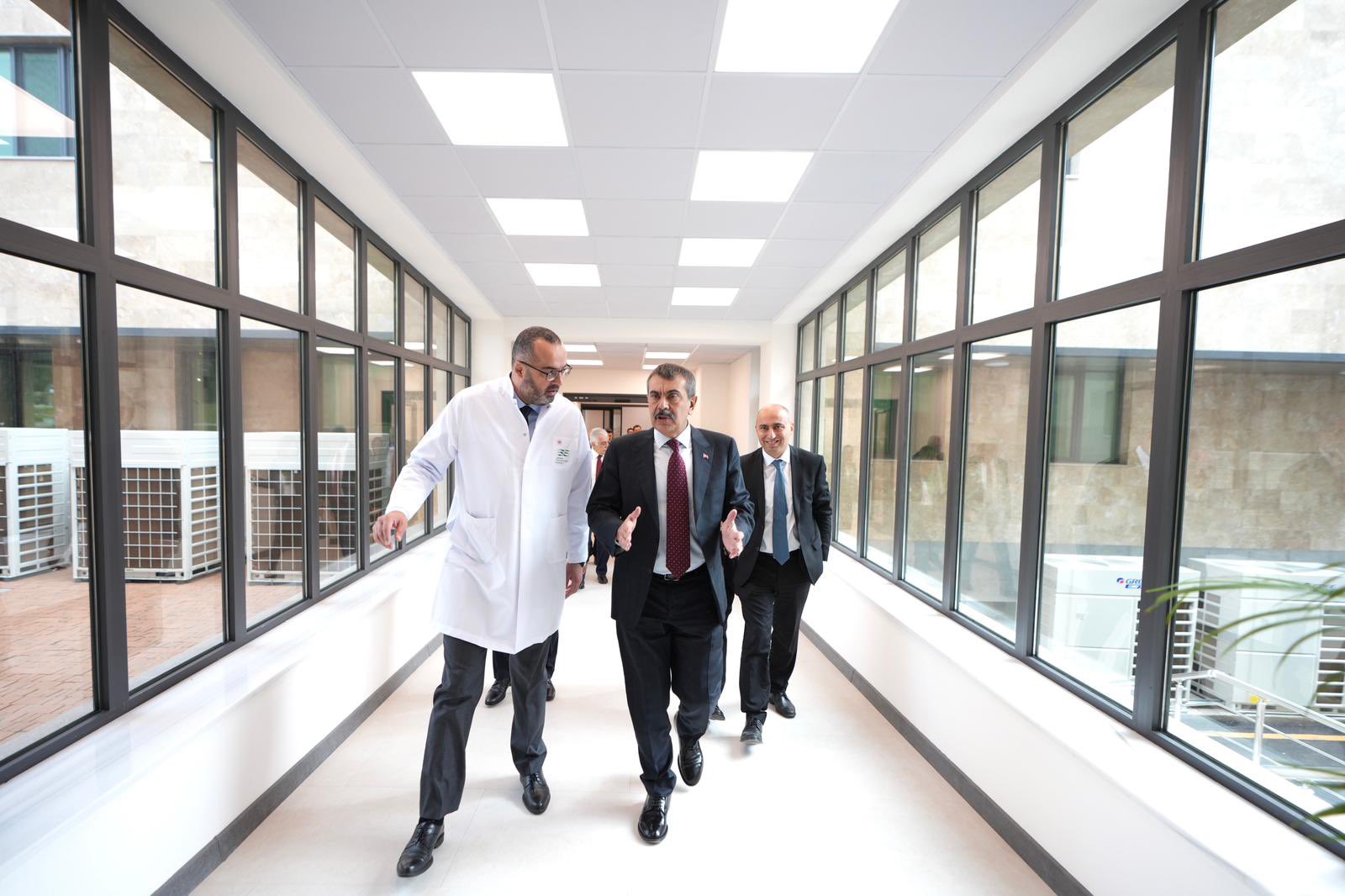 Bakan Tekin Karabağ Üniversitesi ziyareti