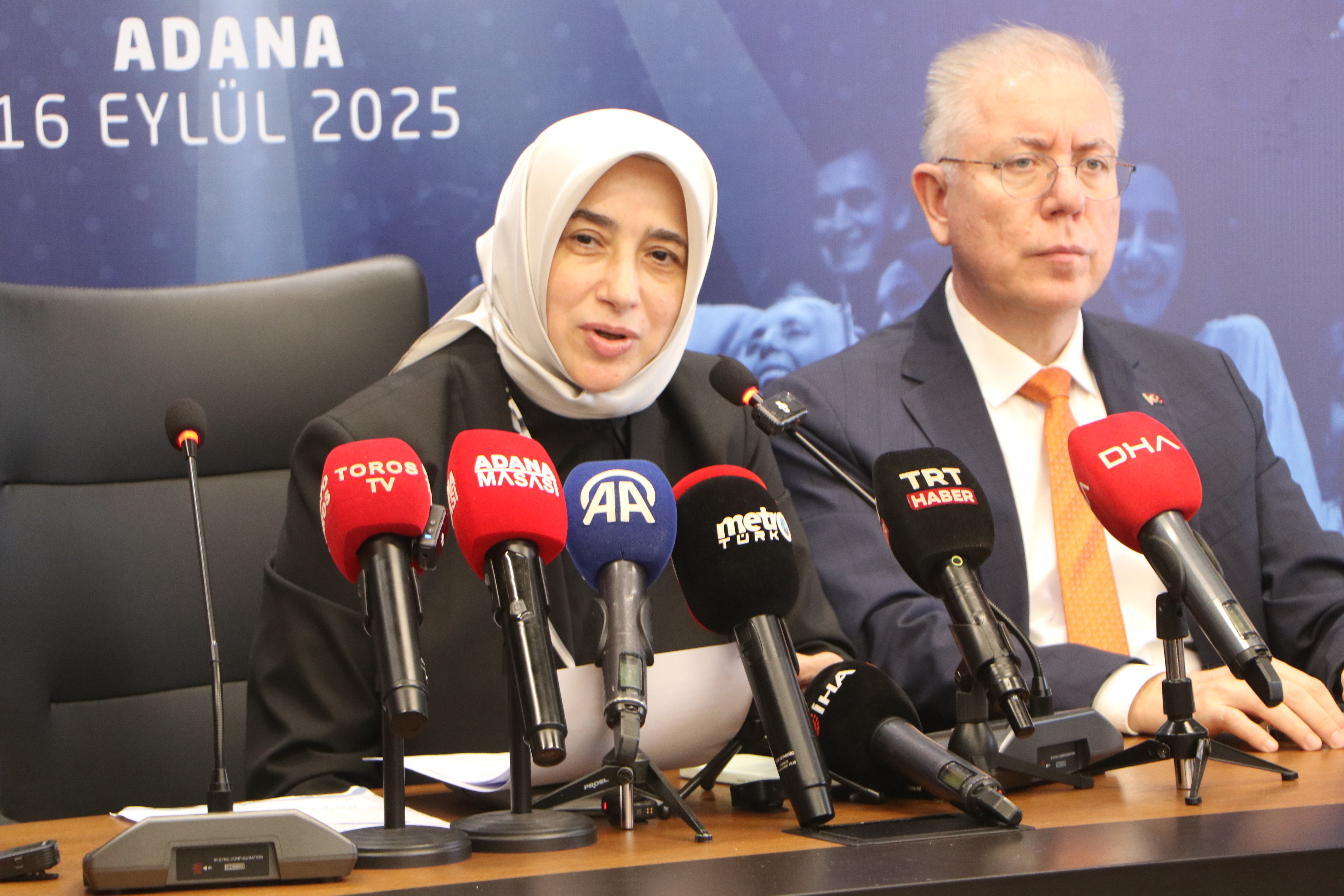 Özlem Zengin basın toplantısı