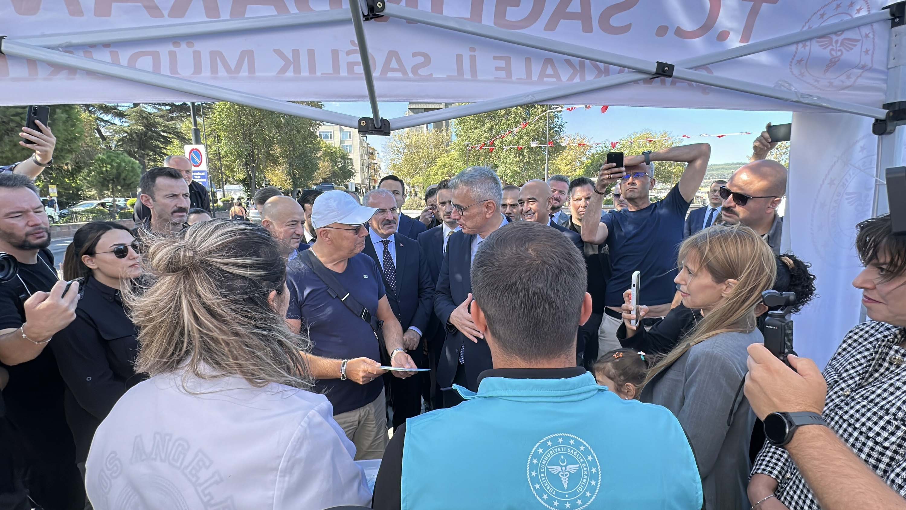 Bakan Memişoğlu hatıra fotoğrafı