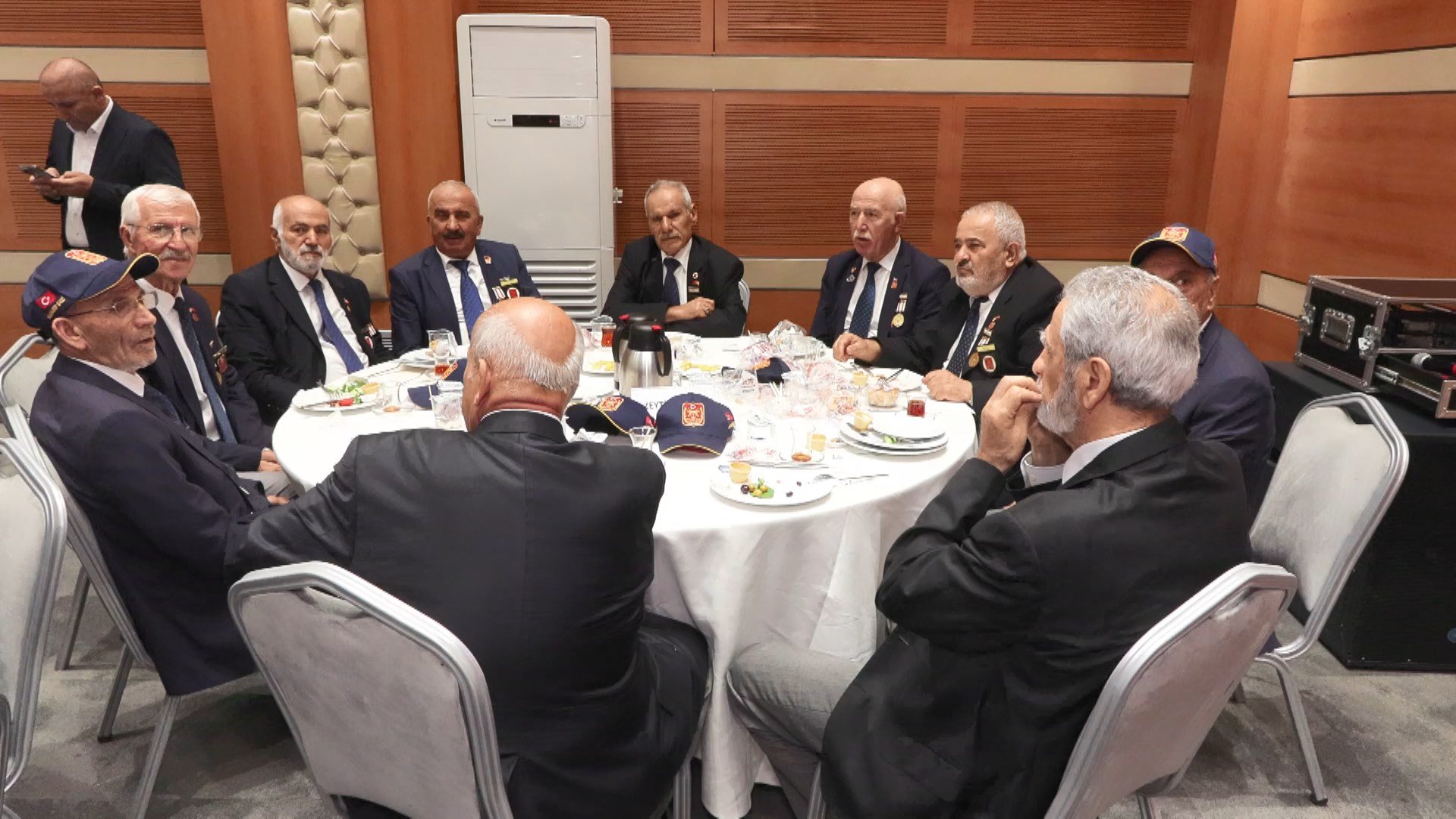 AK Parti İstanbul Şehit Aileleri Gaziler Kahvaltı
