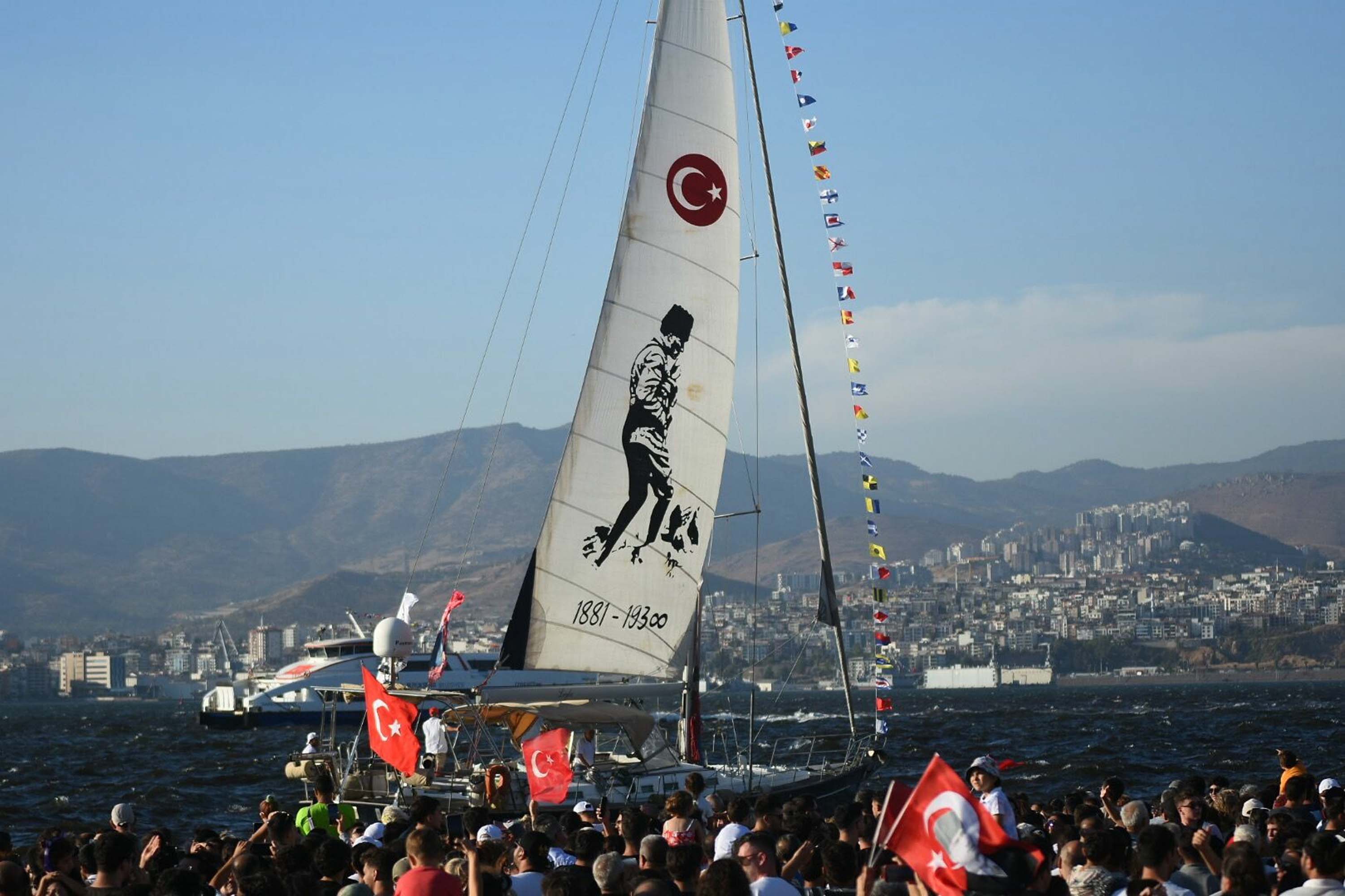 İzmir Gündoğdu Meydanı Etkinlik